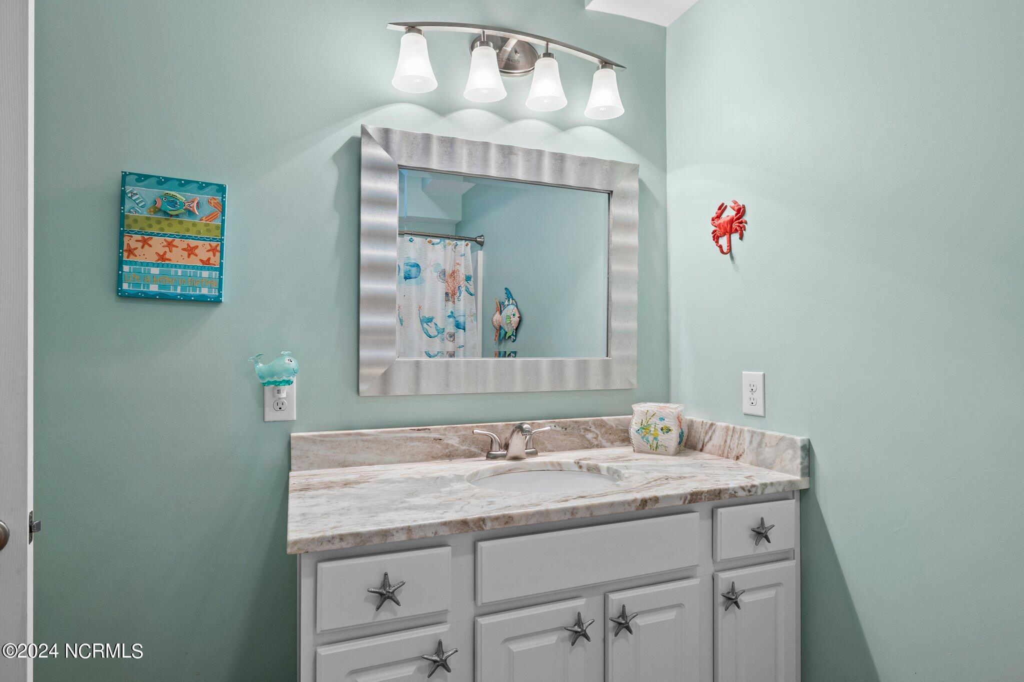 2106 E Fort Macon Road, 204