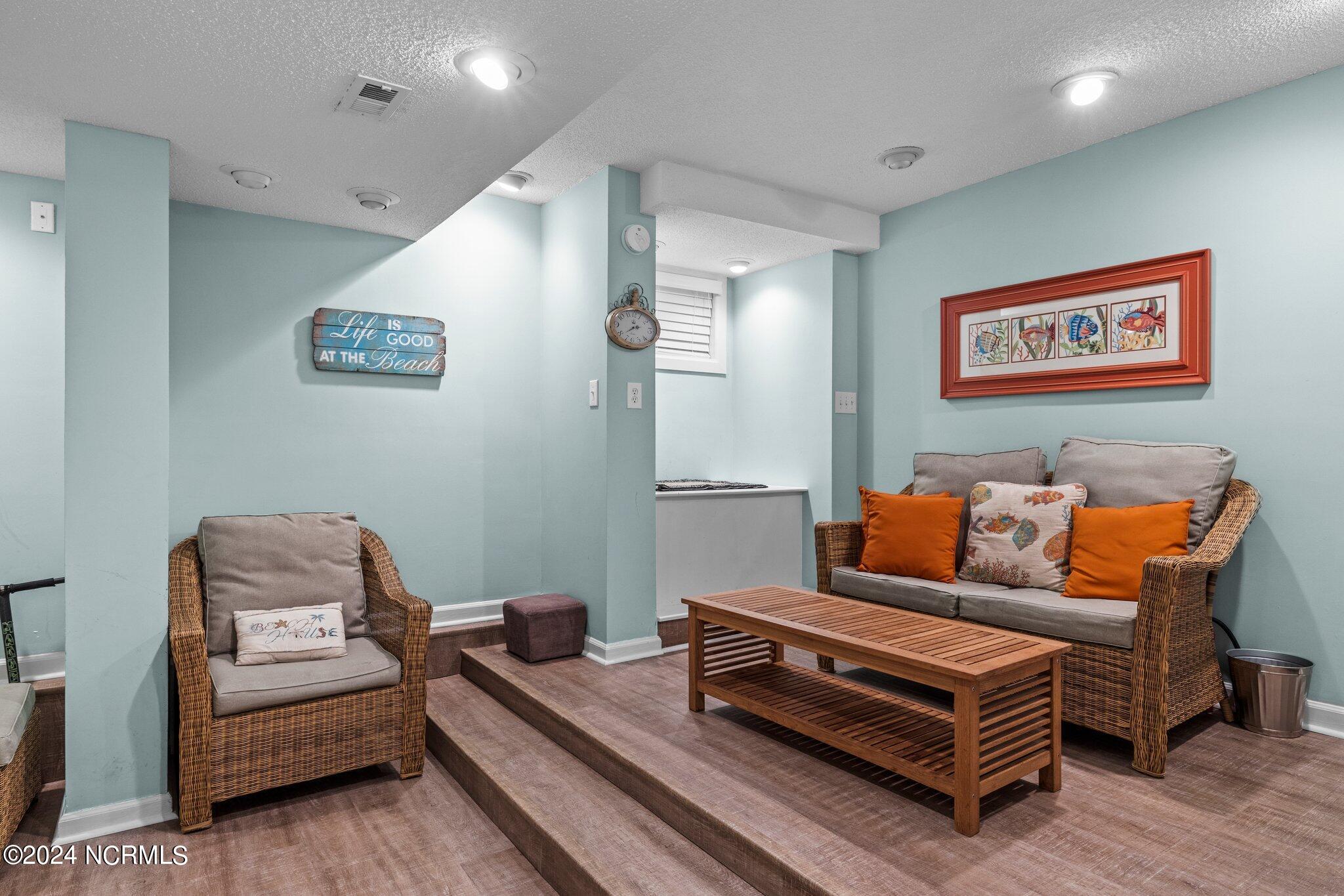 2106 E Fort Macon Road, 204