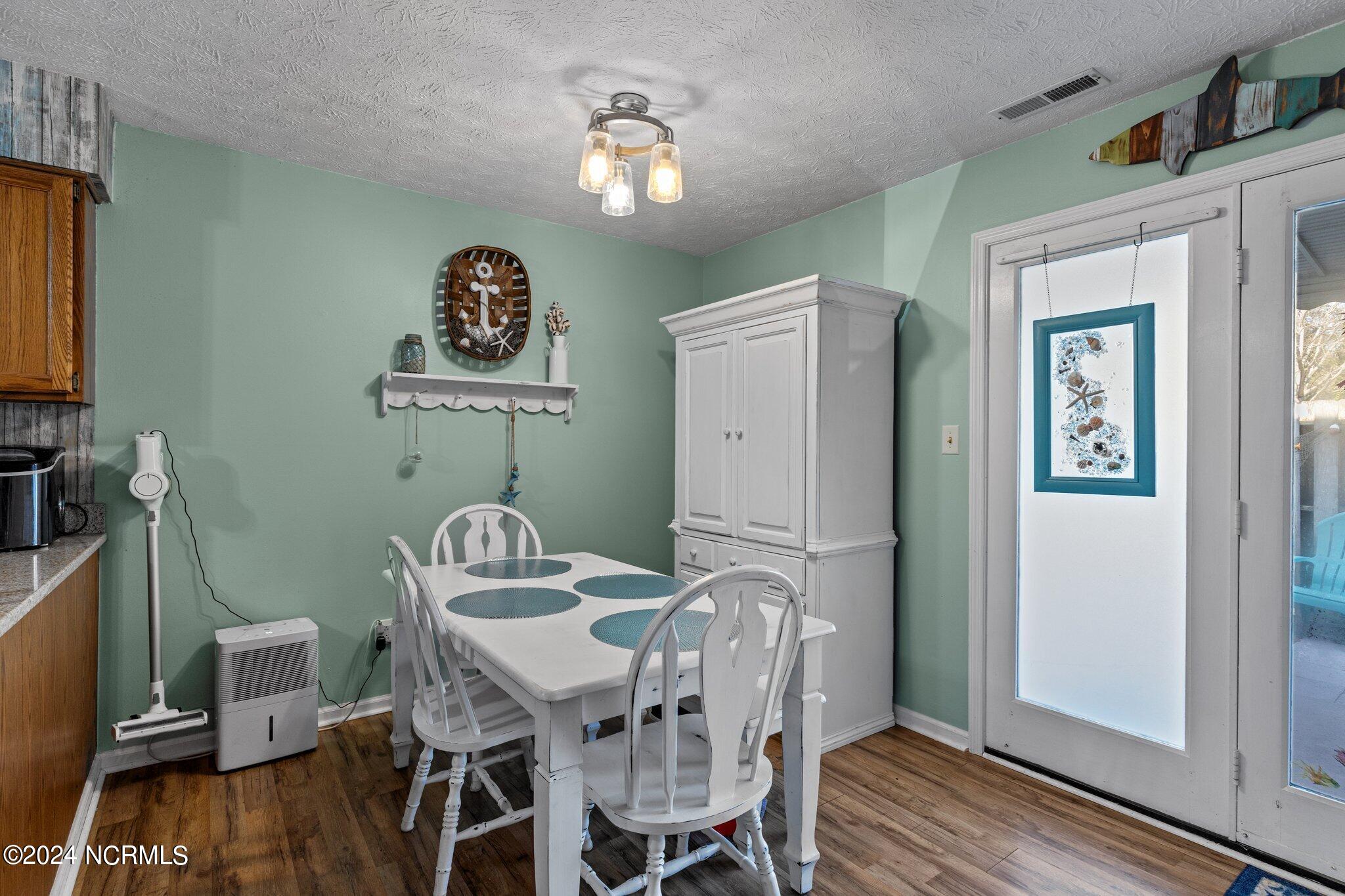 3200 Crystal Oaks Lane, 540