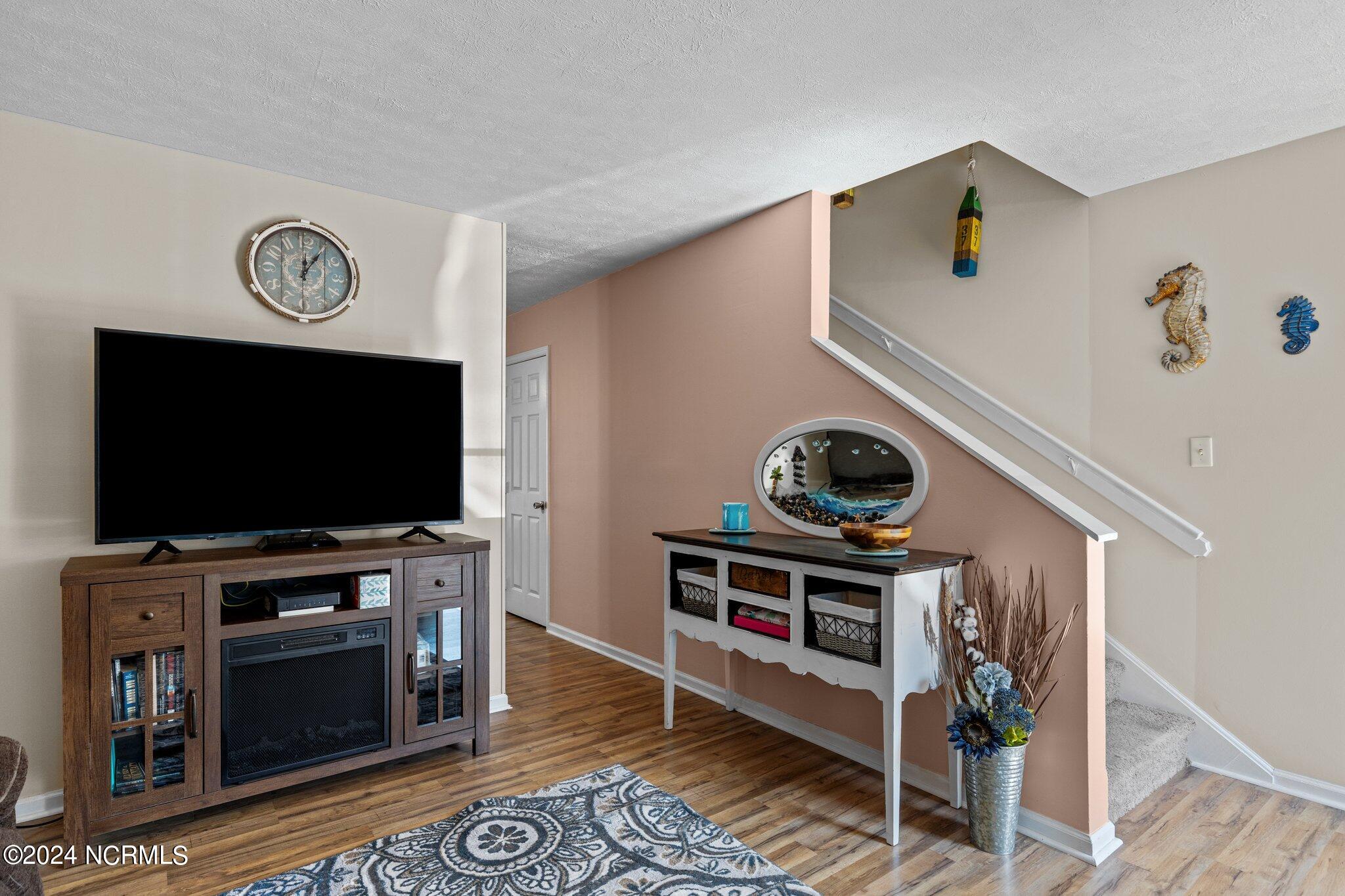 3200 Crystal Oaks Lane, 540