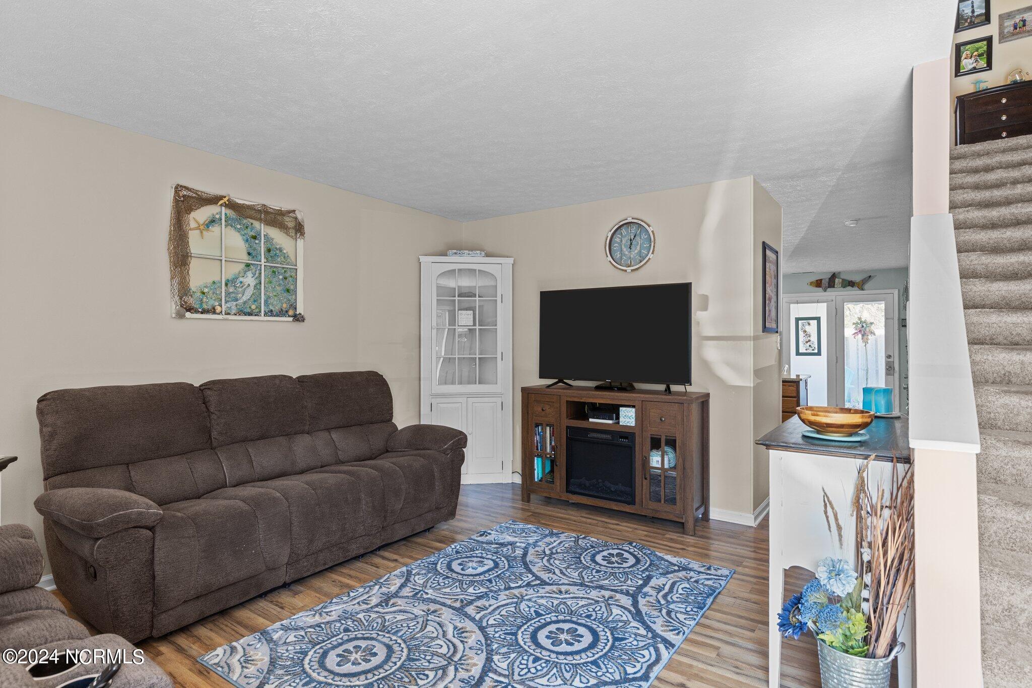 3200 Crystal Oaks Lane, 540