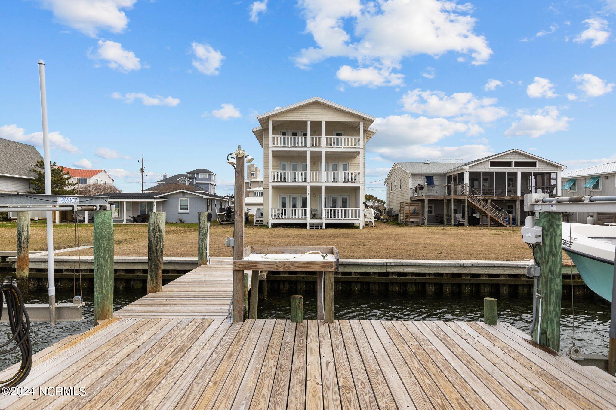 143 Bayview Boulevard