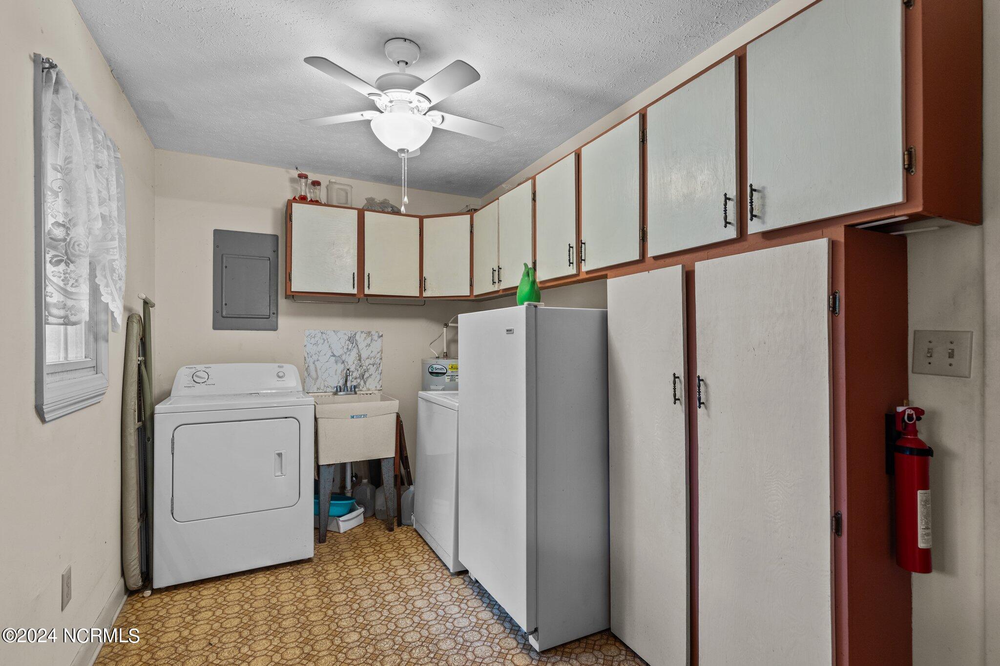 3602 Mandy Lane