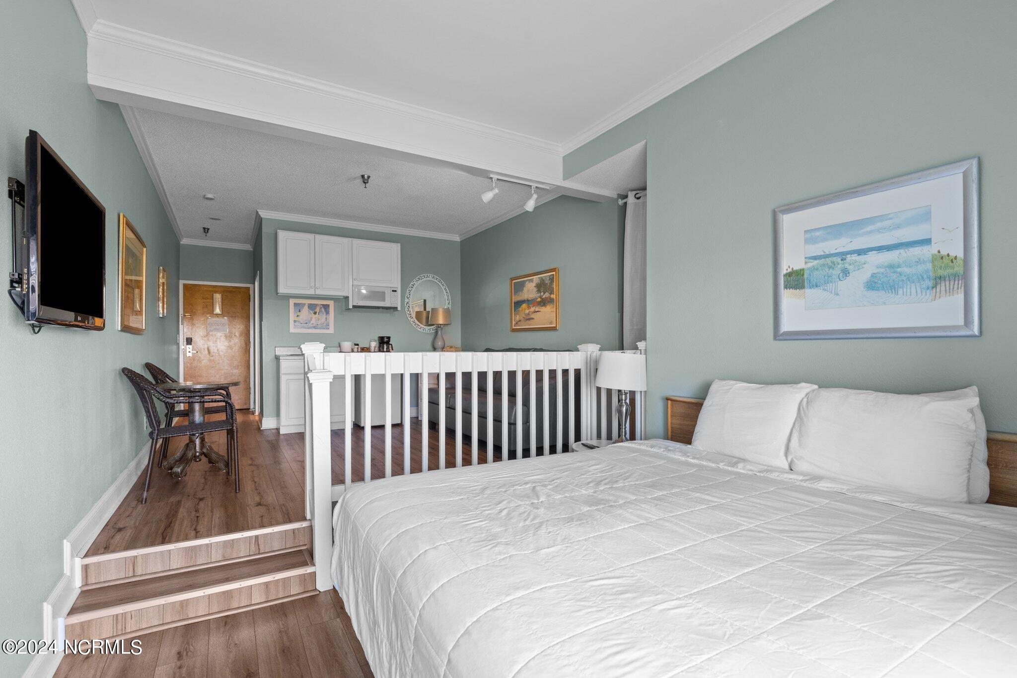 602 W Ft Macon Road, 230