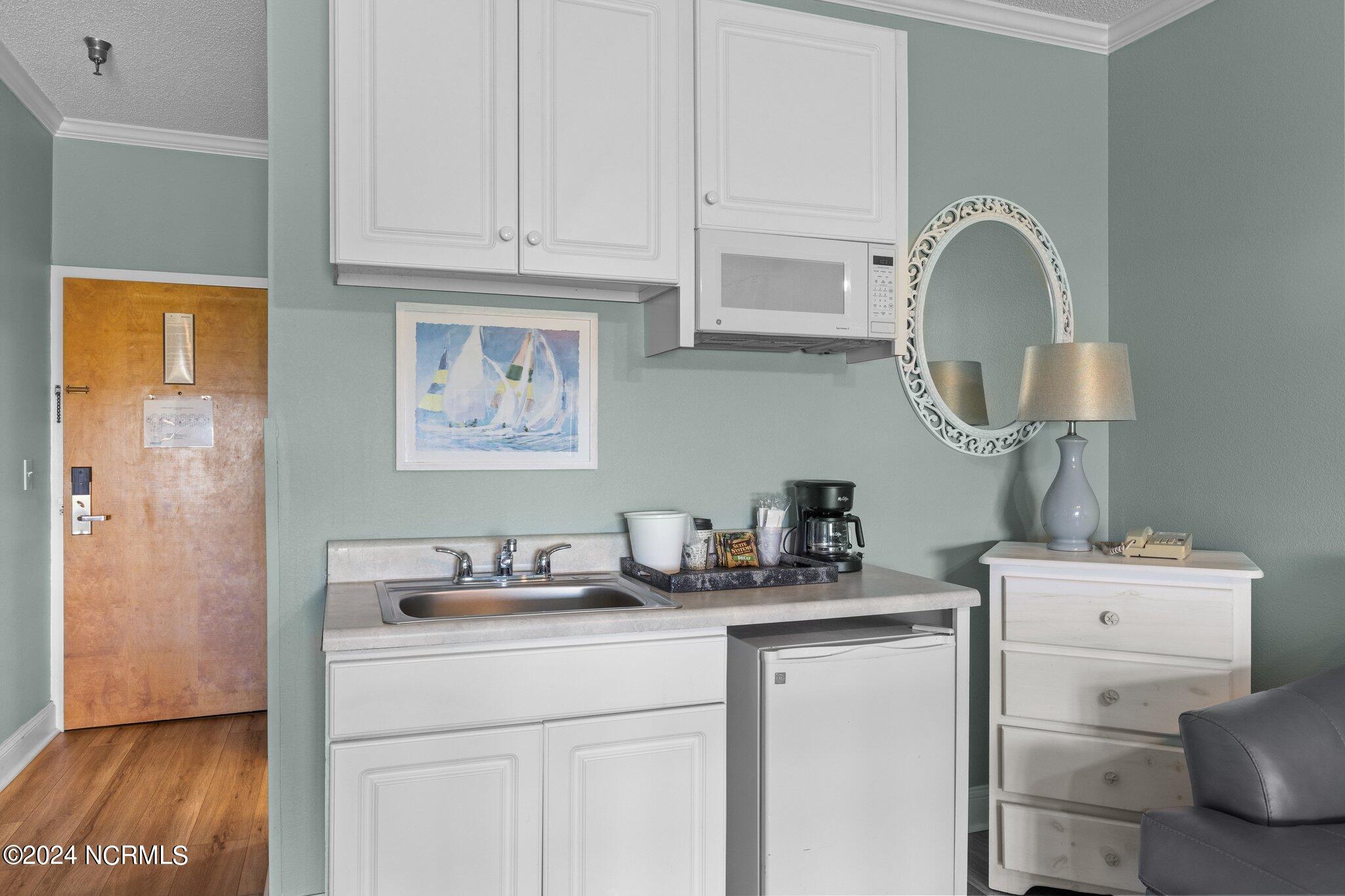 602 W Ft Macon Road, 230