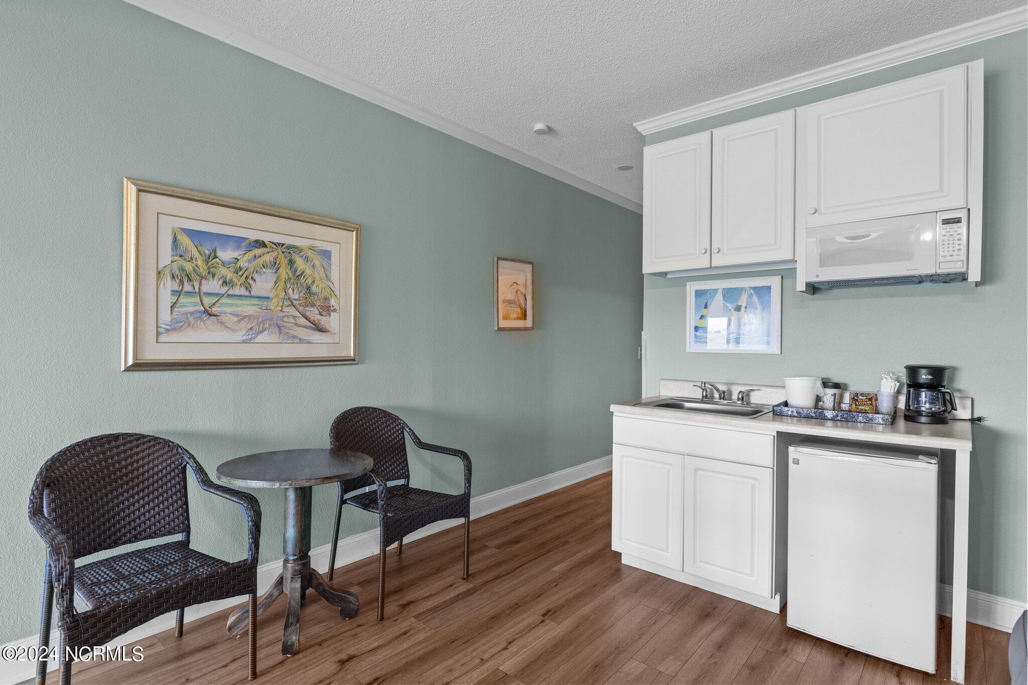 602 W Ft Macon Road, 230