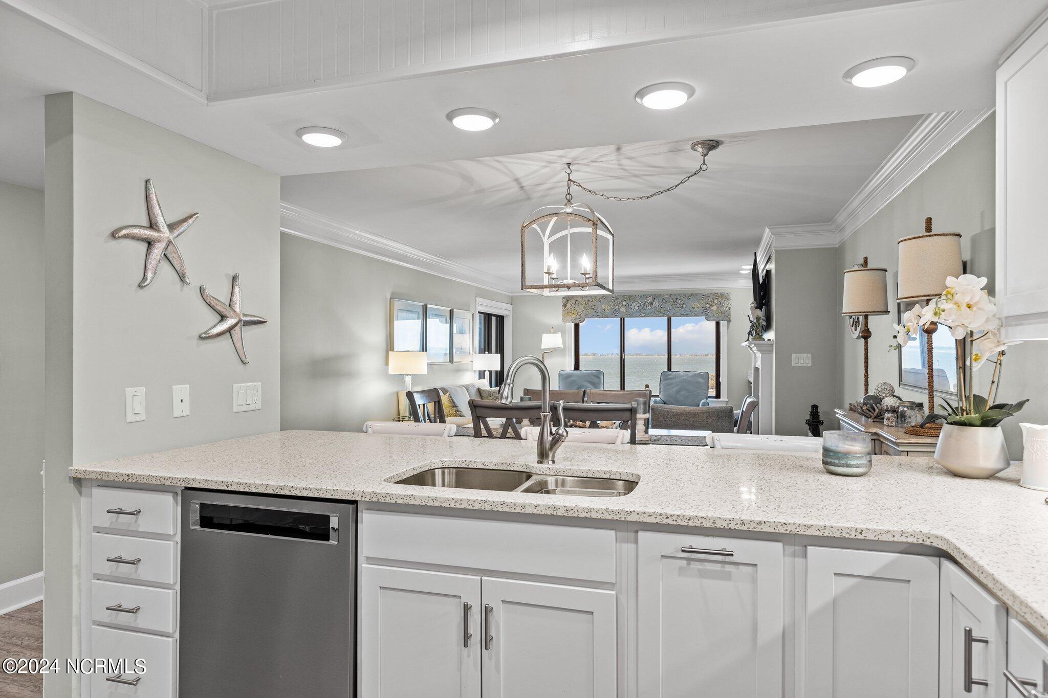 311 Arendell Street, 202