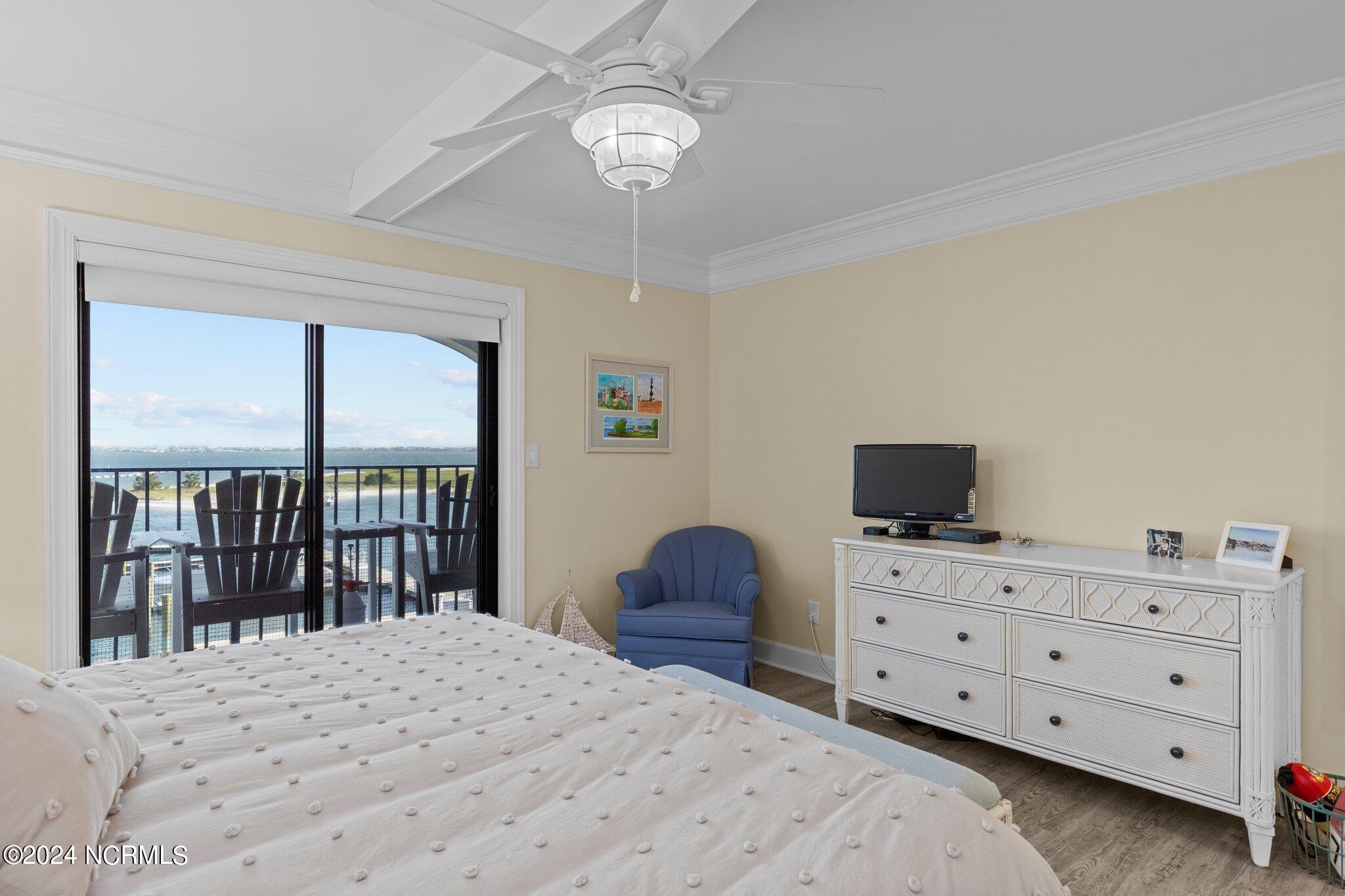 311 Arendell Street, 202