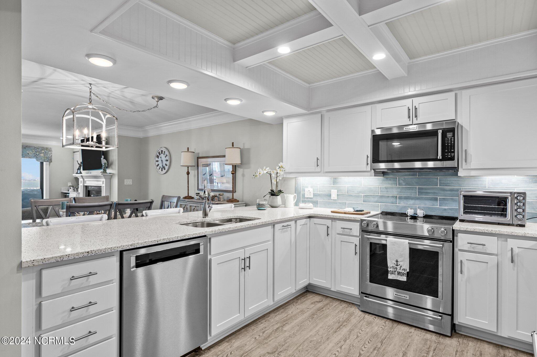 311 Arendell Street, 202