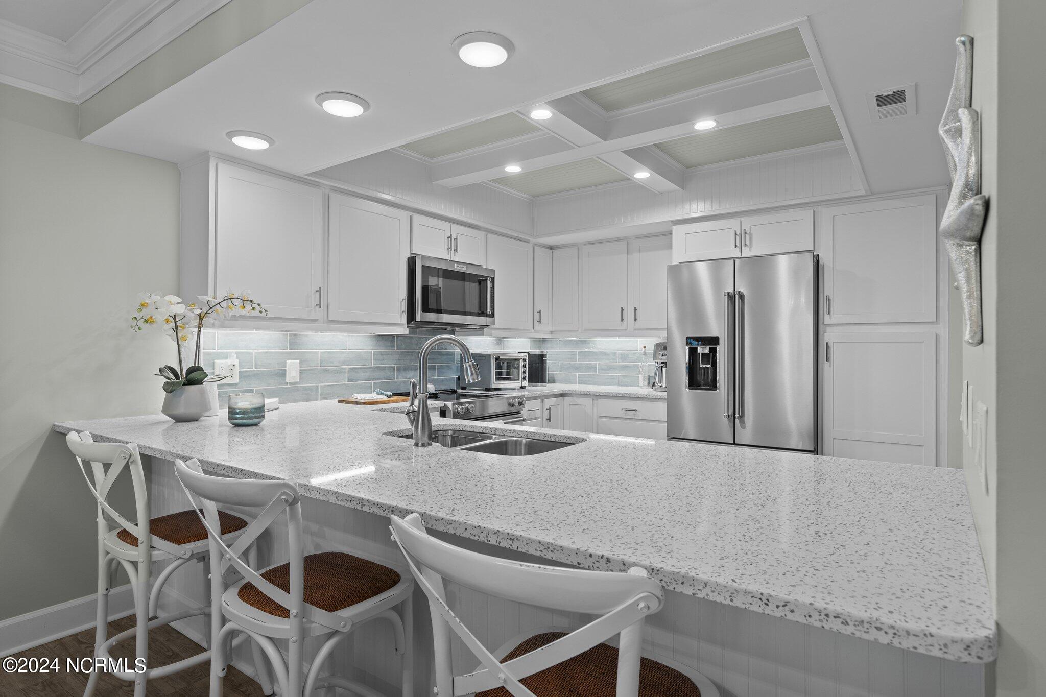 311 Arendell Street, 202