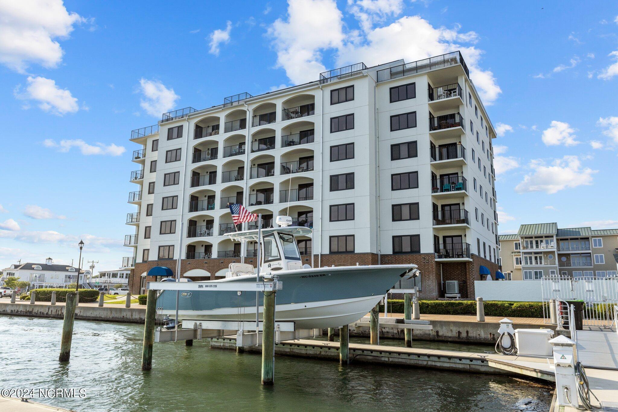 311 Arendell Street, 202