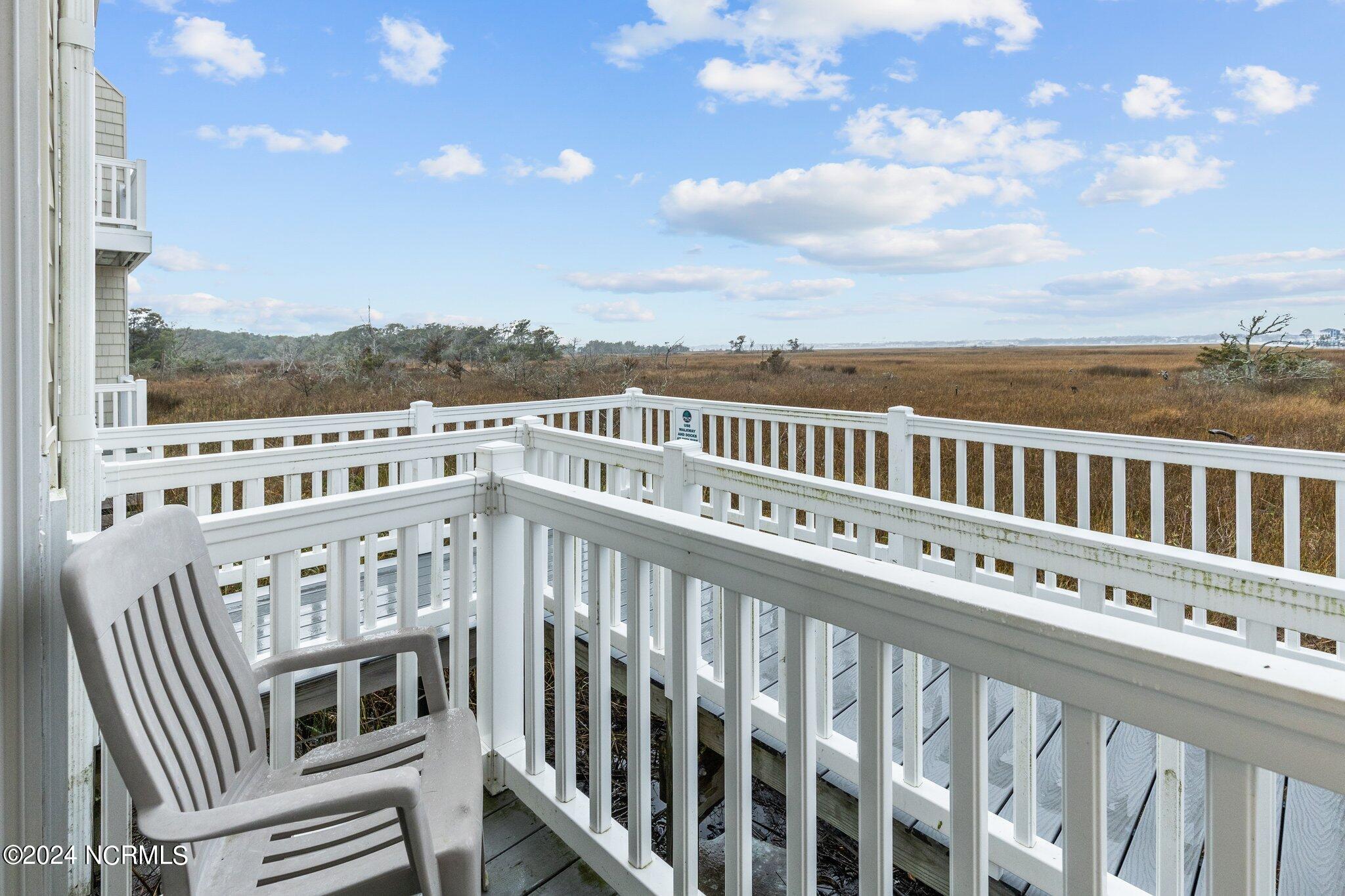 602 W Fort Macon Rd, 122