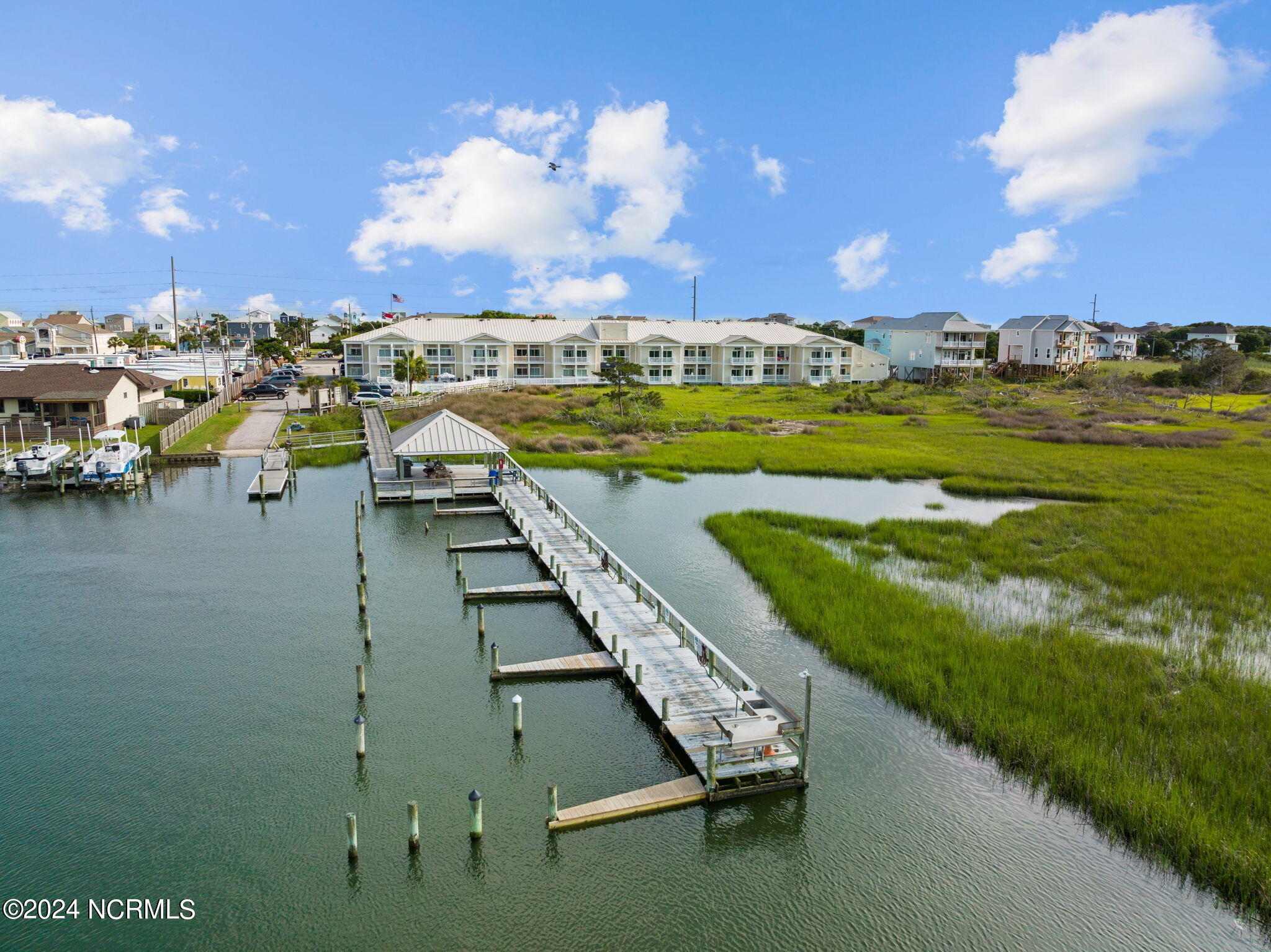 602 W Fort Macon Rd, 122