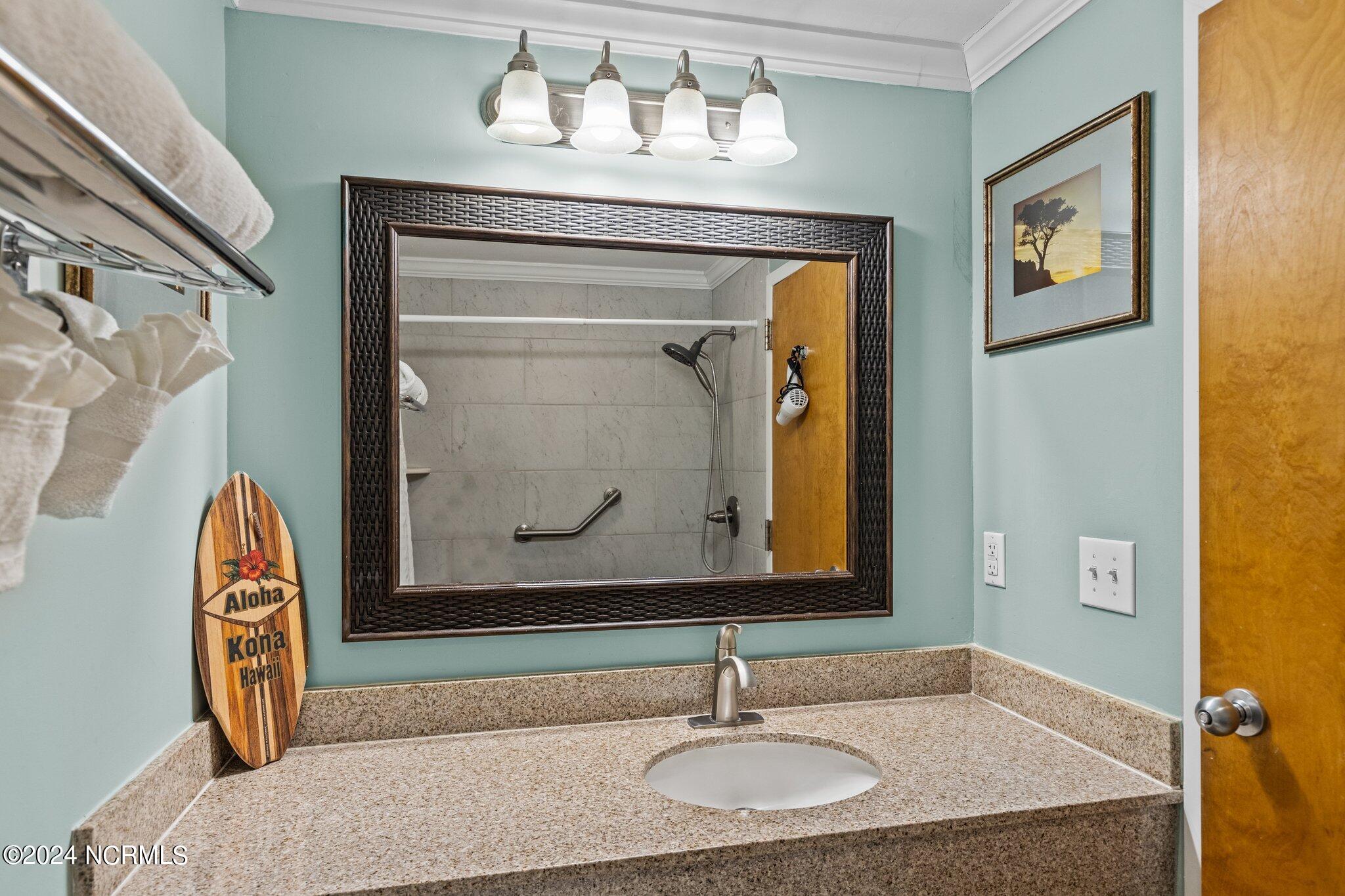 602 W Fort Macon Rd, 122