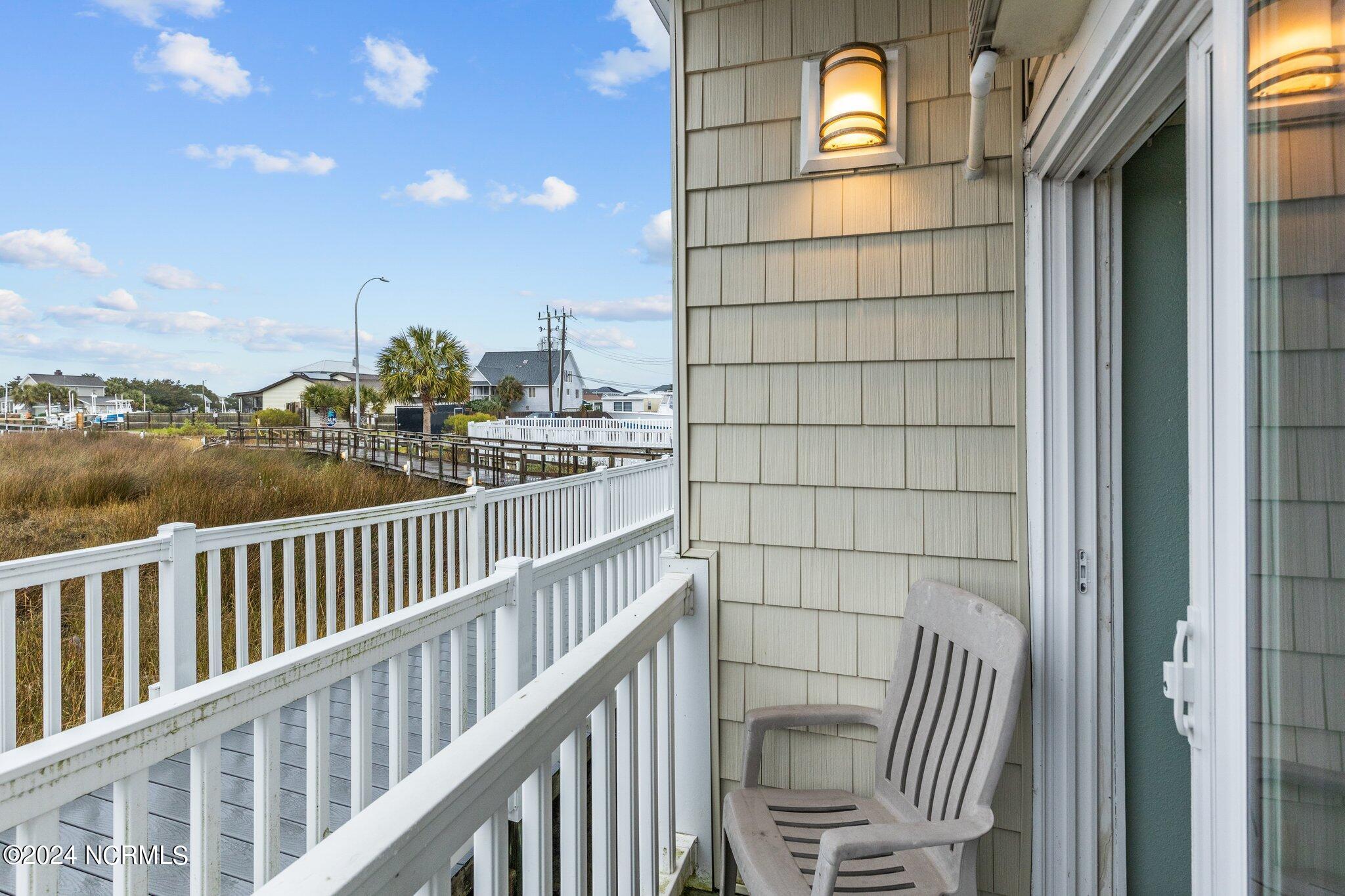 602 W Fort Macon Rd, 122