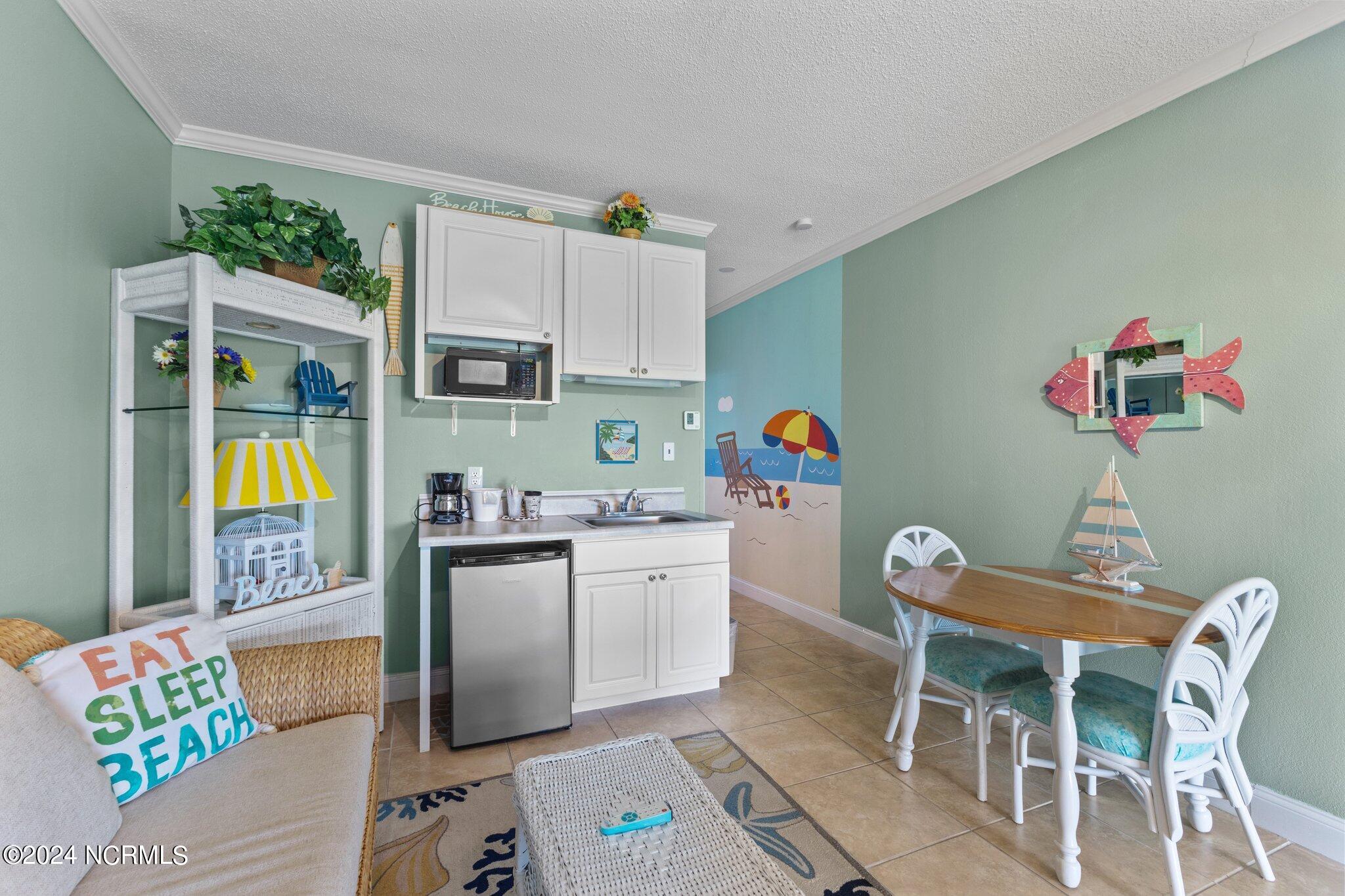 602 W Ft Macon Road, 228