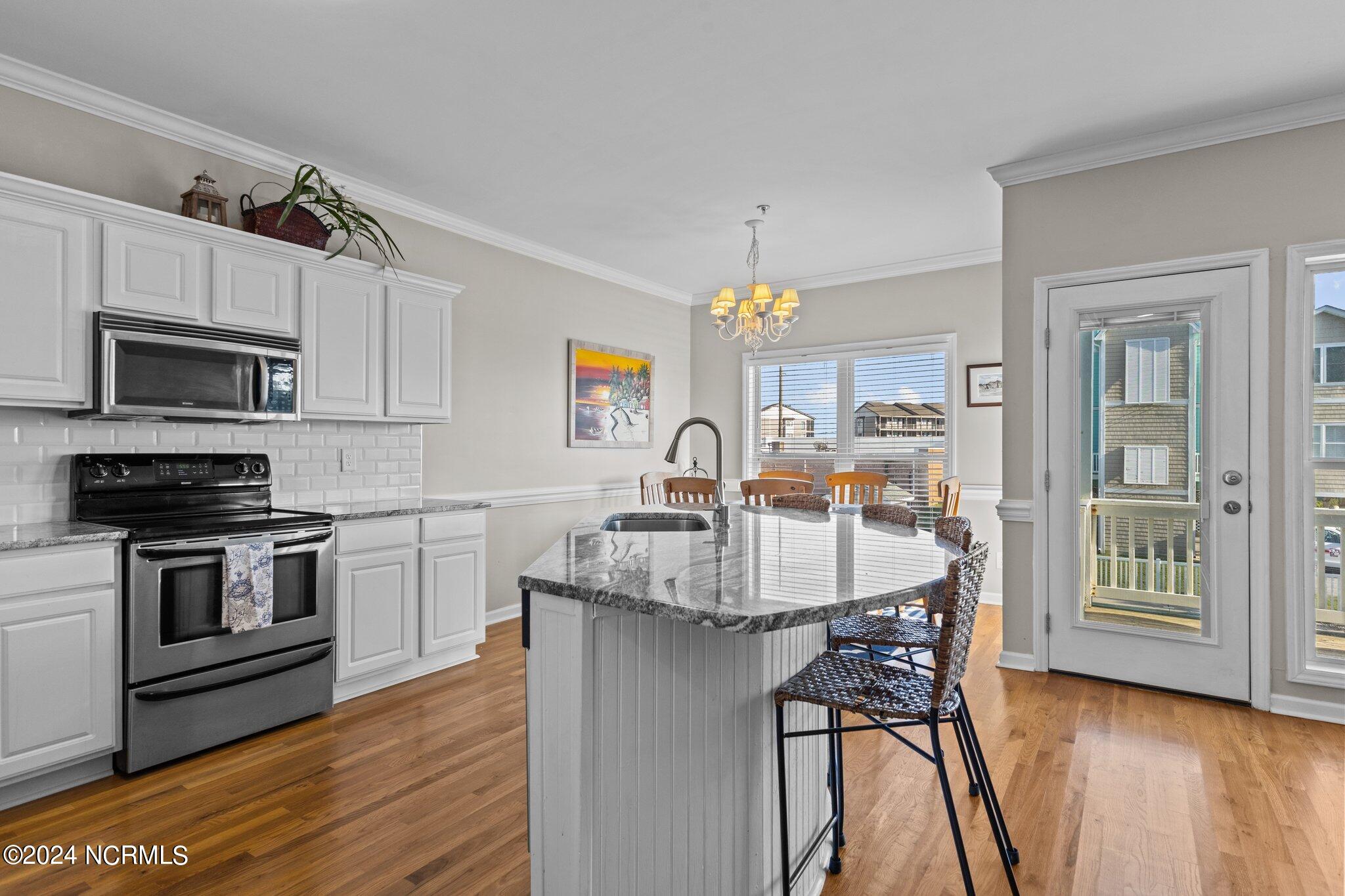 105 Beachwood Drive, 1b