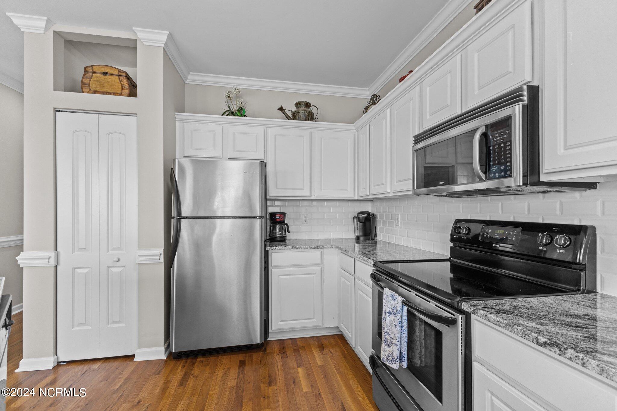 105 Beachwood Drive, 1b