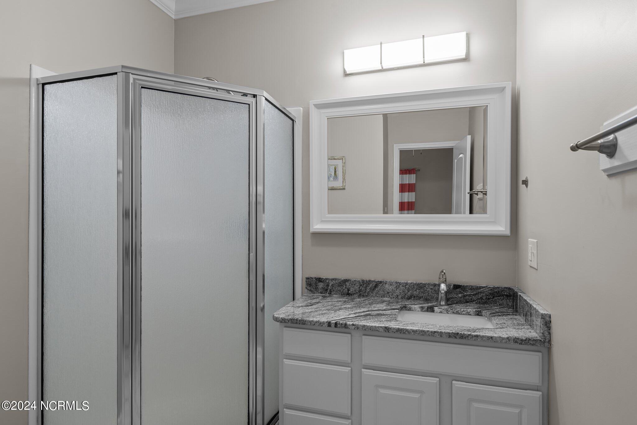 105 Beachwood Drive, 1b