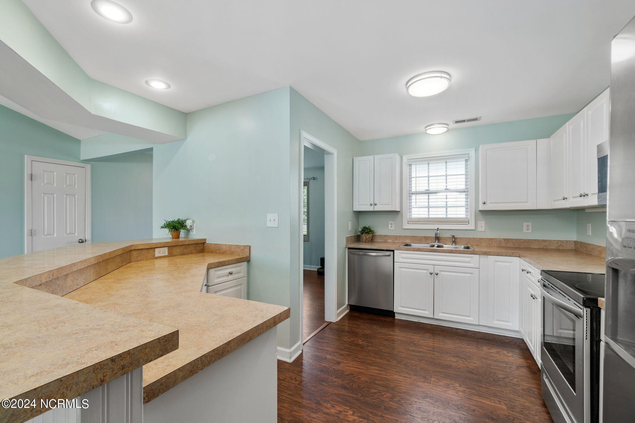 800 Sea Chaser Court