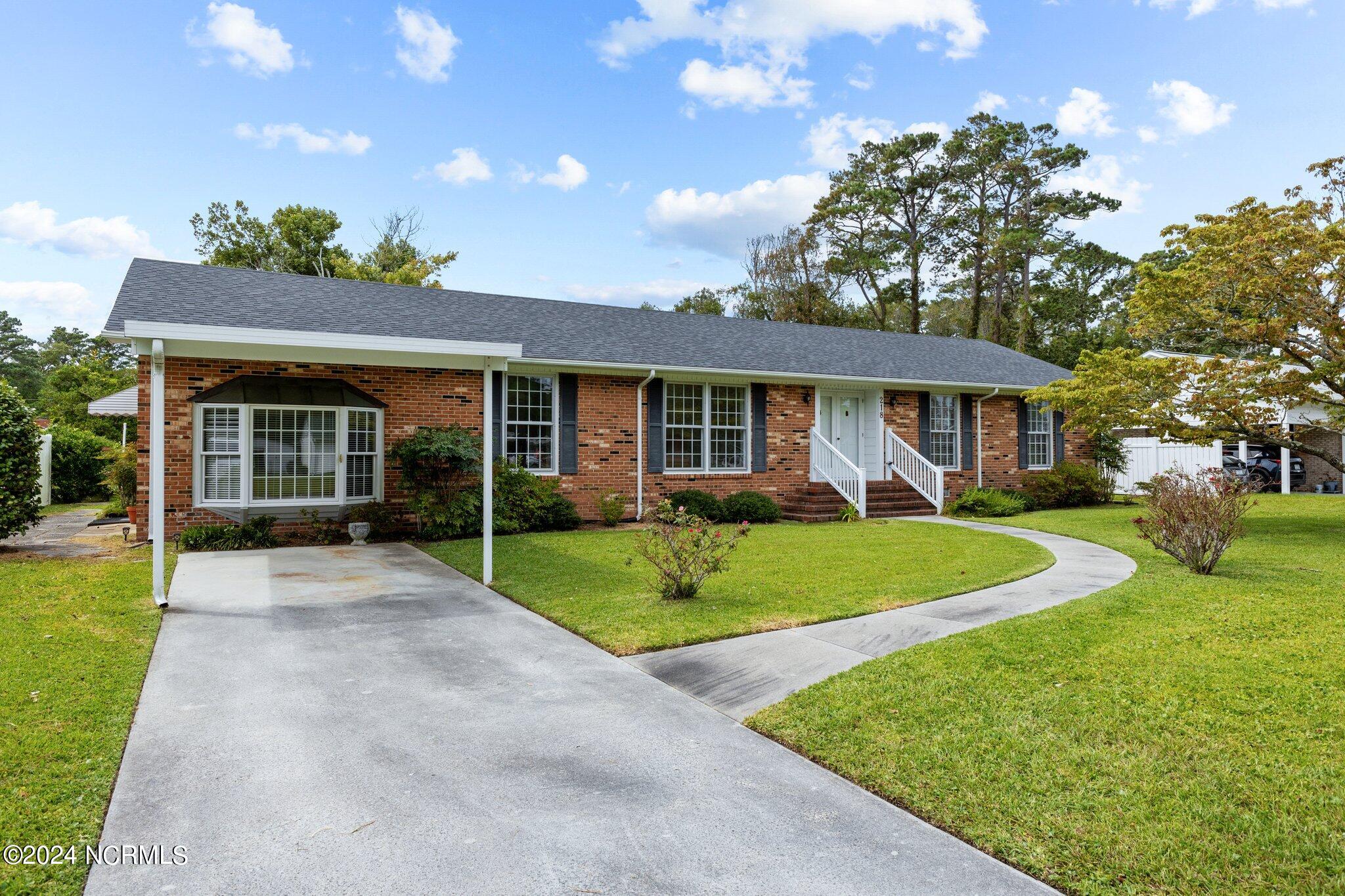 218 Rochelle Drive, Morehead City