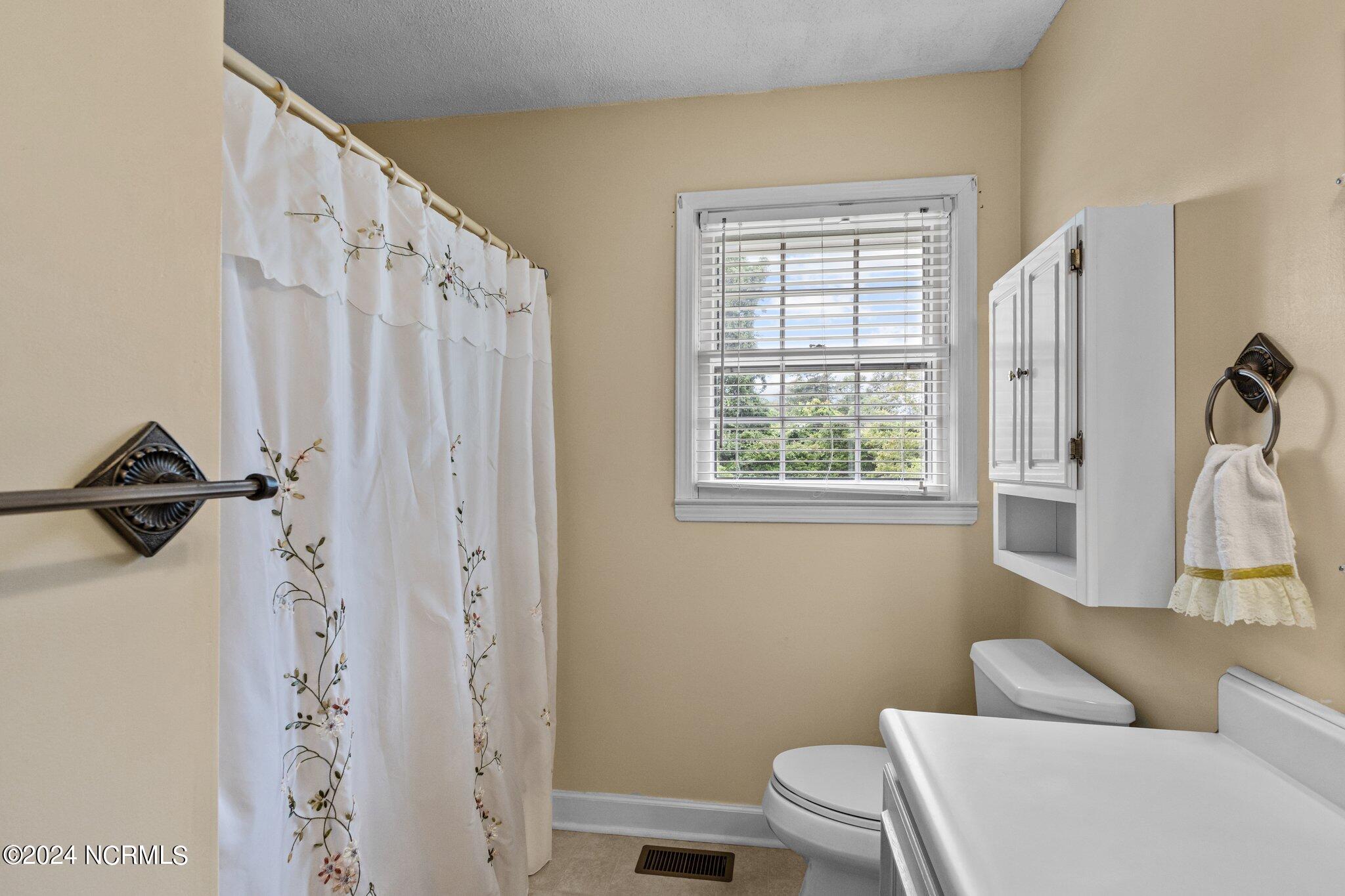 218 Rochelle Drive, Morehead City