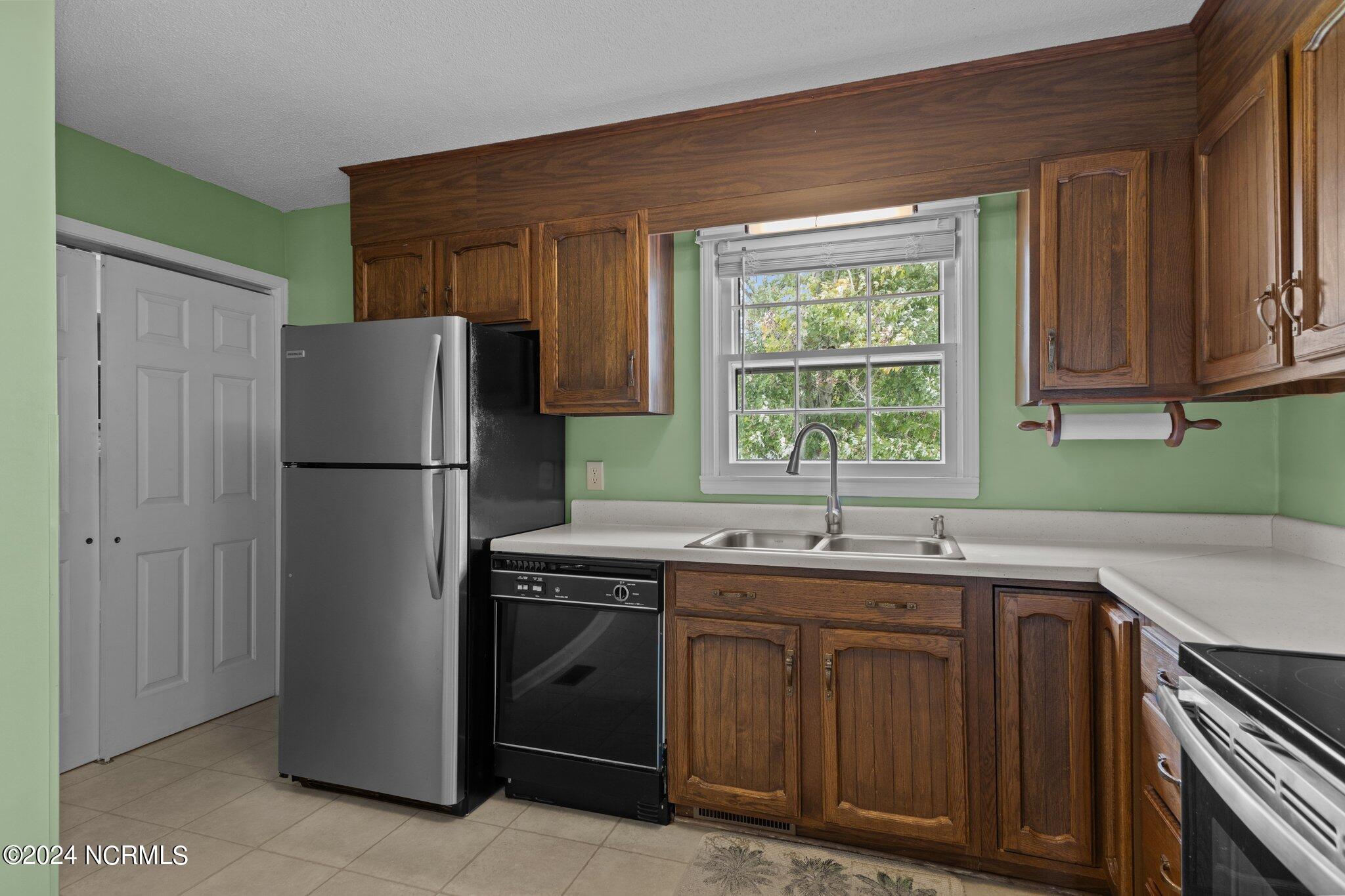 218 Rochelle Drive, Morehead City