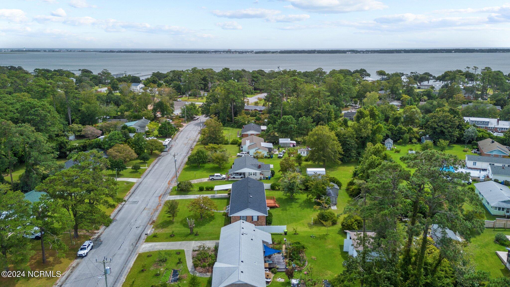 218 Rochelle Drive, Morehead City