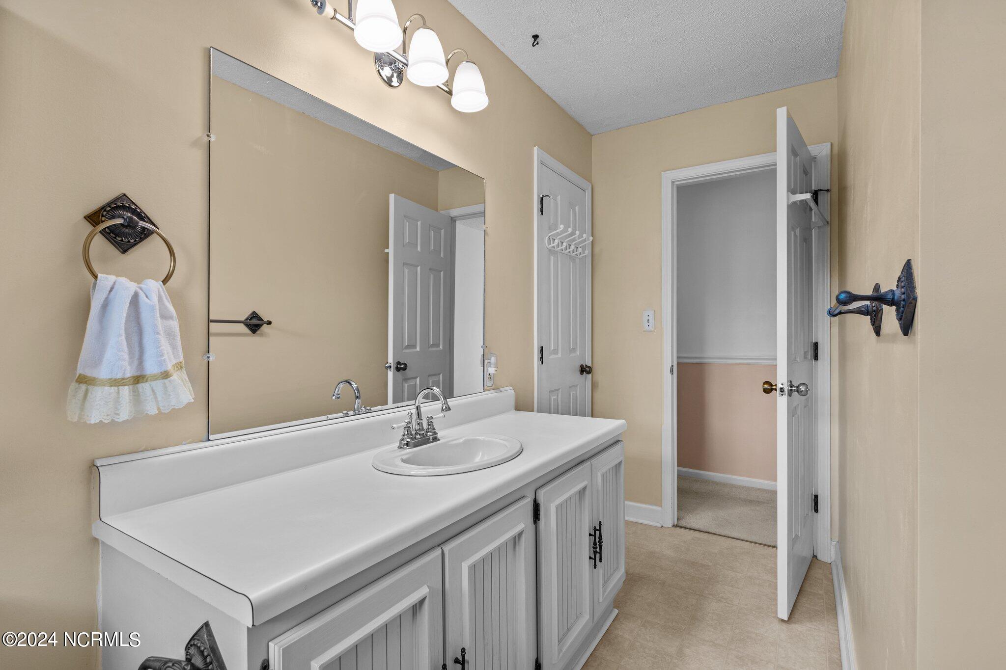 218 Rochelle Drive, Morehead City