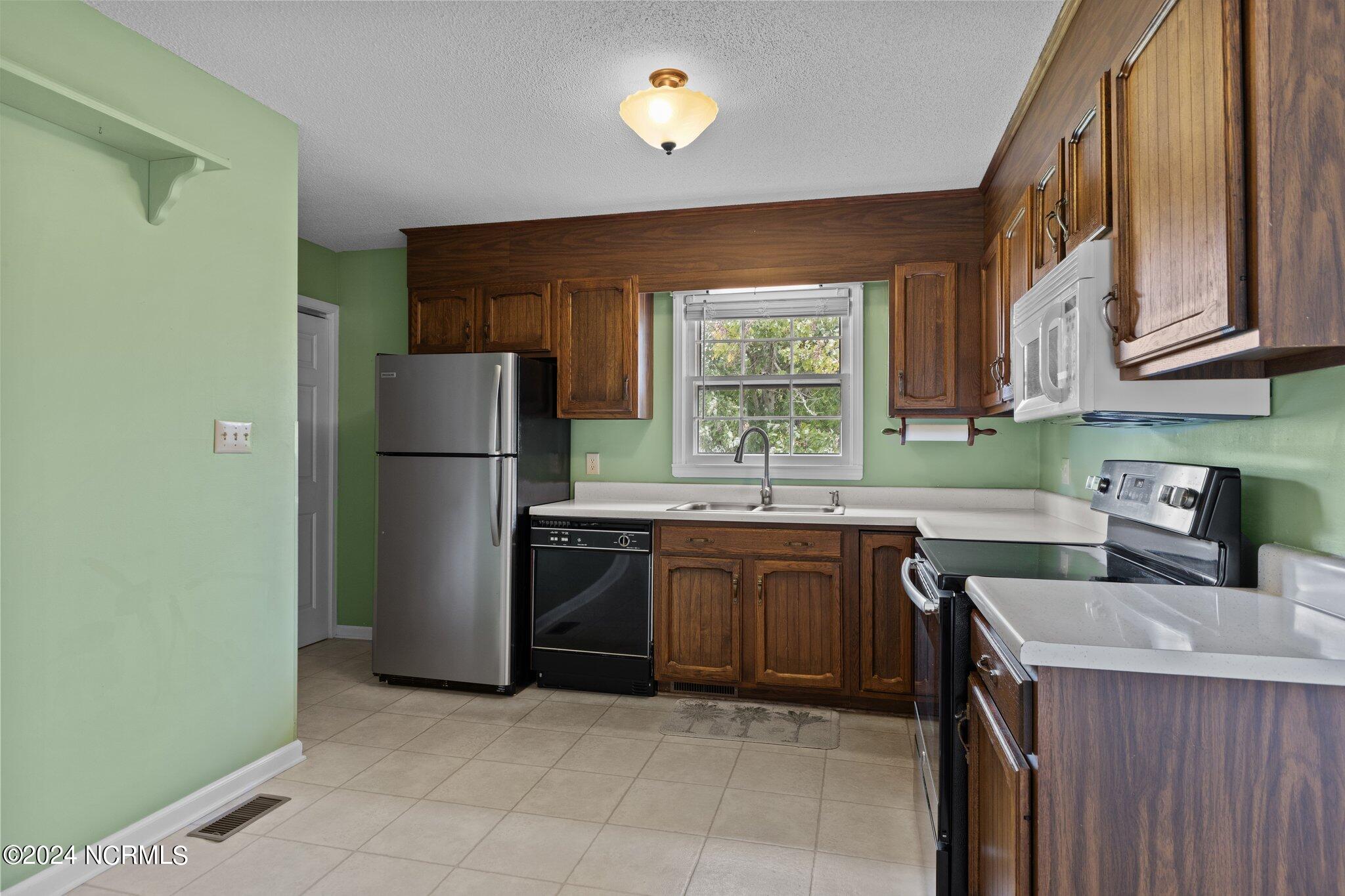 218 Rochelle Drive, Morehead City