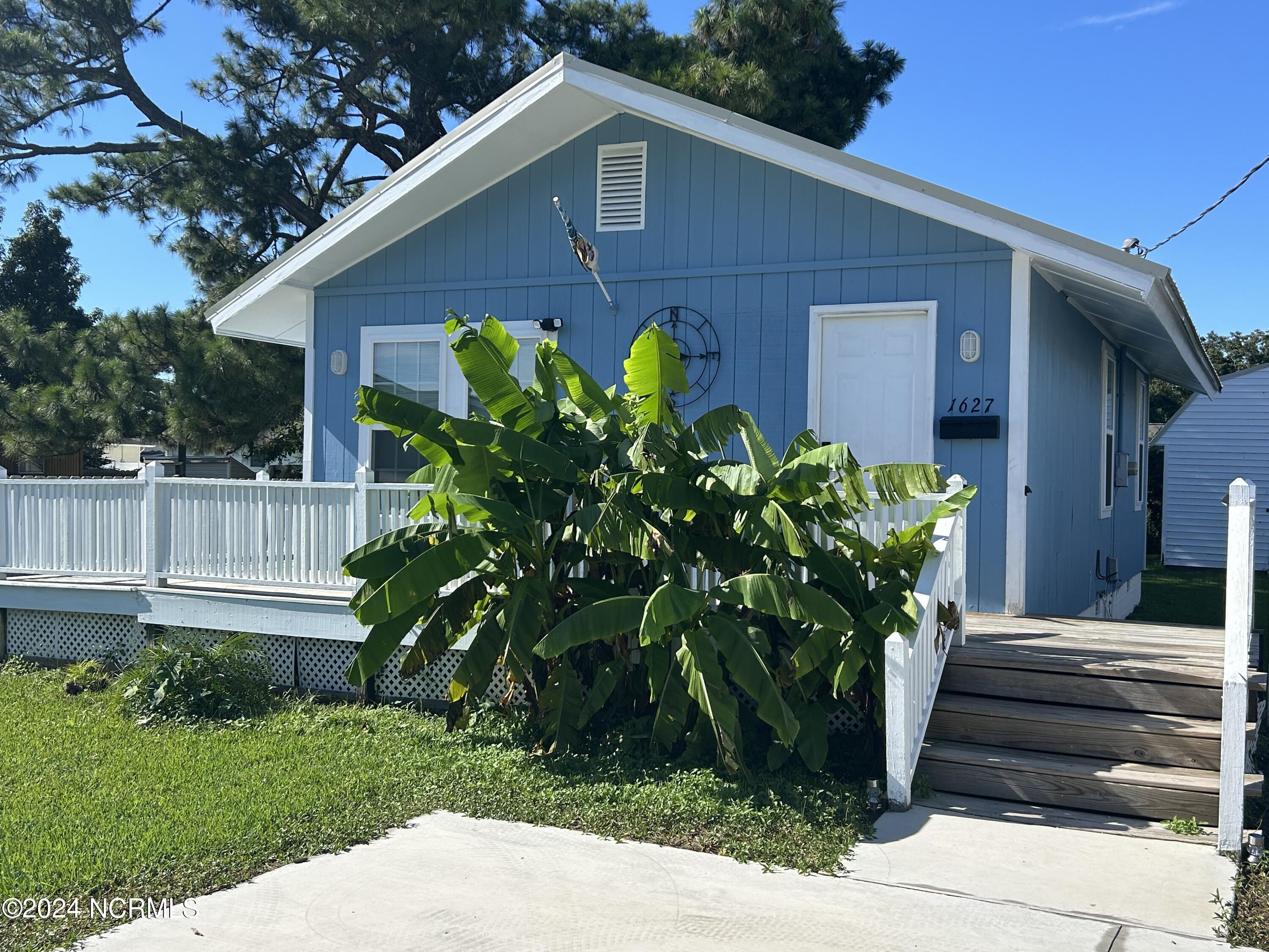 1627 Live Oak Street