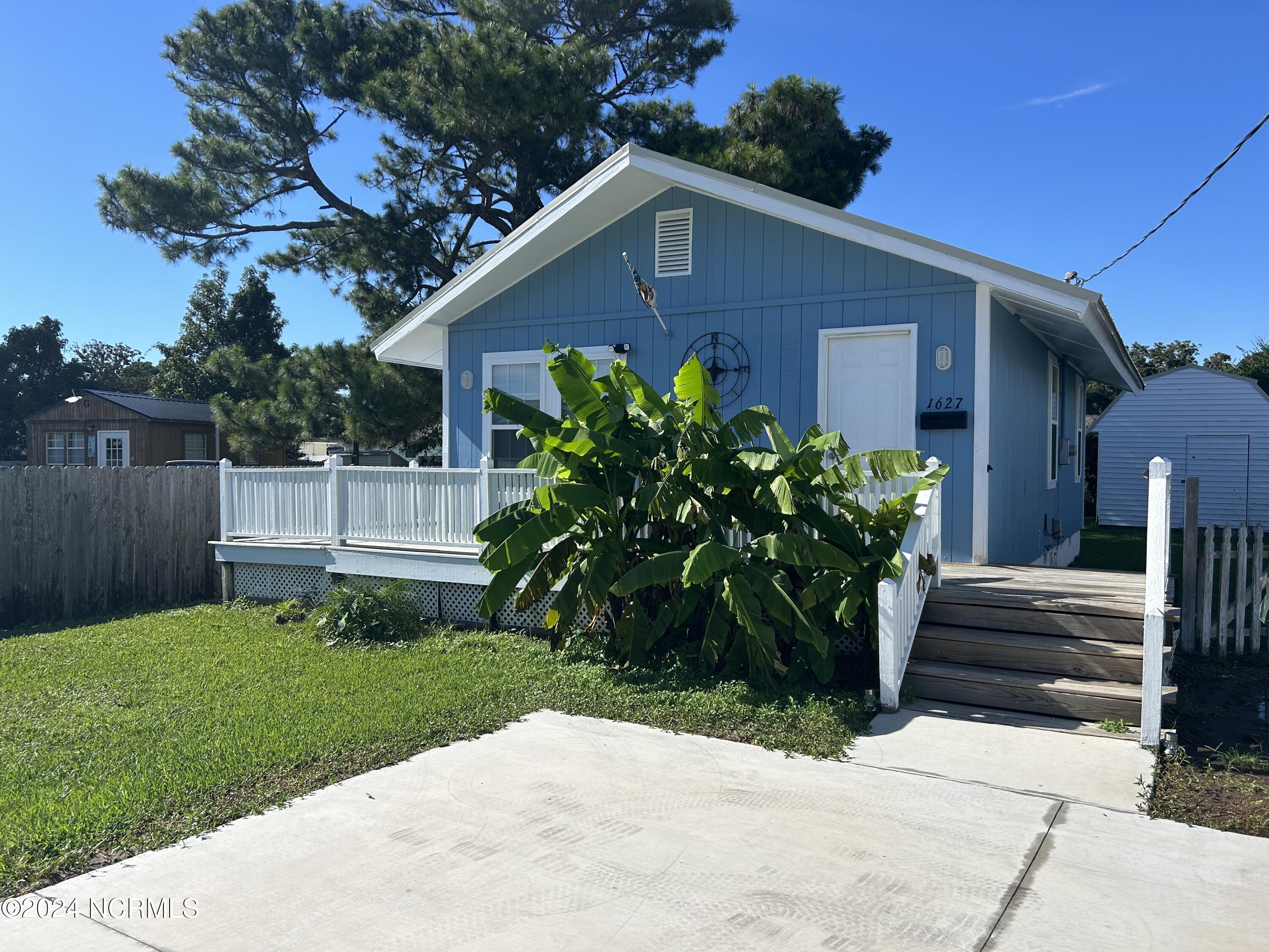 1627 Live Oak Street