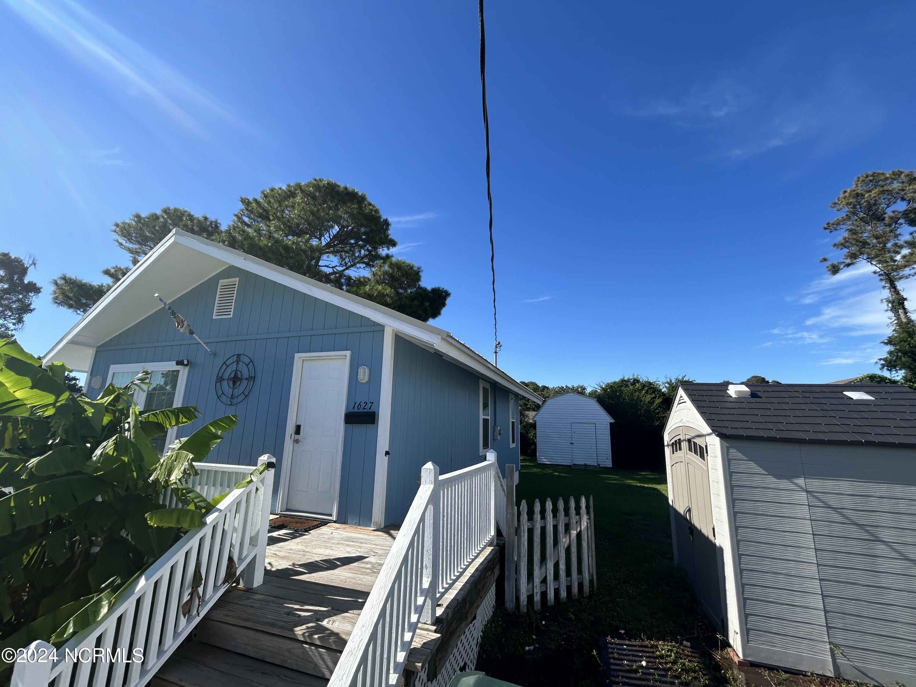 1627 Live Oak Street