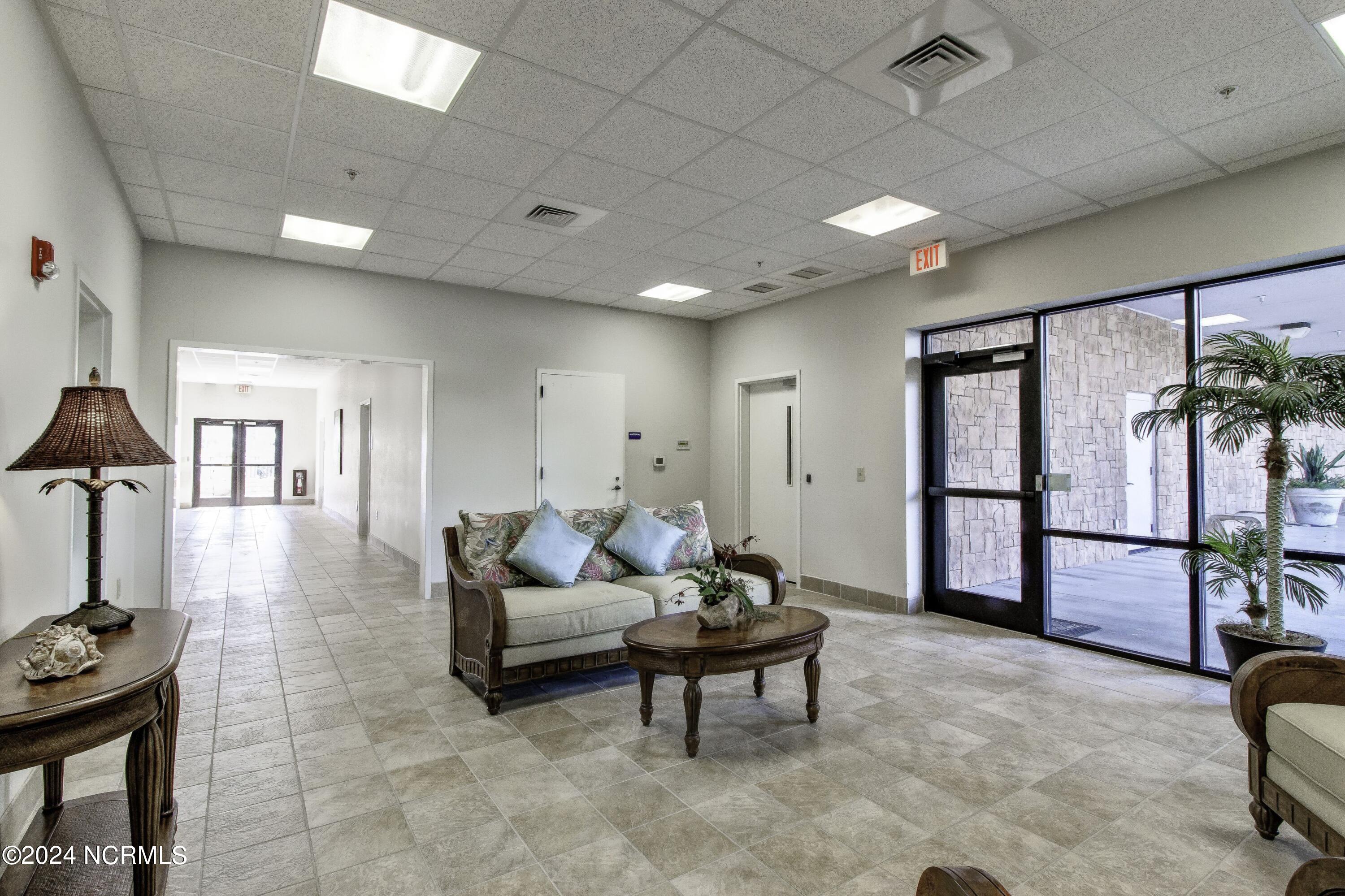 4425 Arendell Street, 606