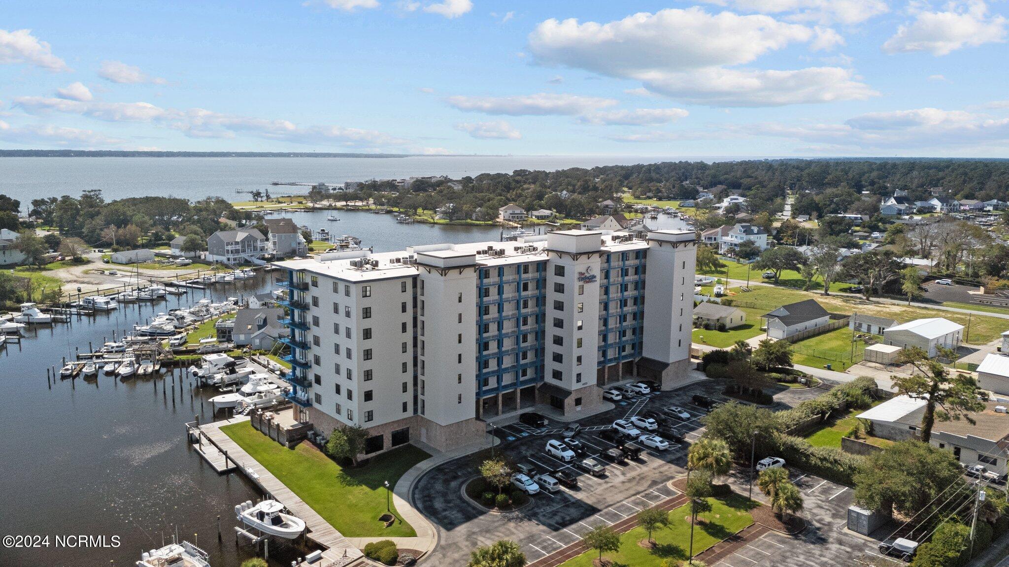 4425 Arendell Street, 606