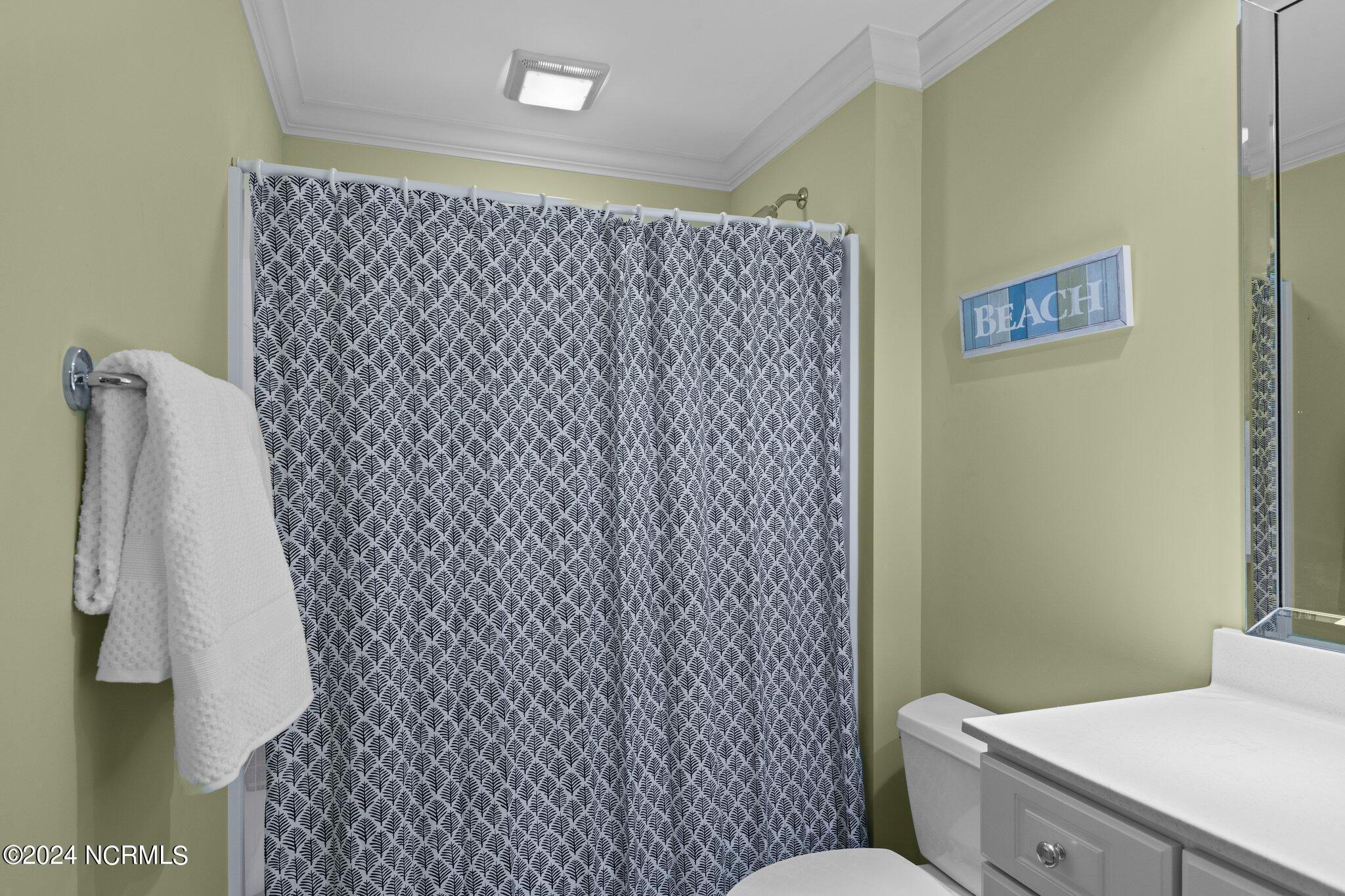 4425 Arendell Street, 606