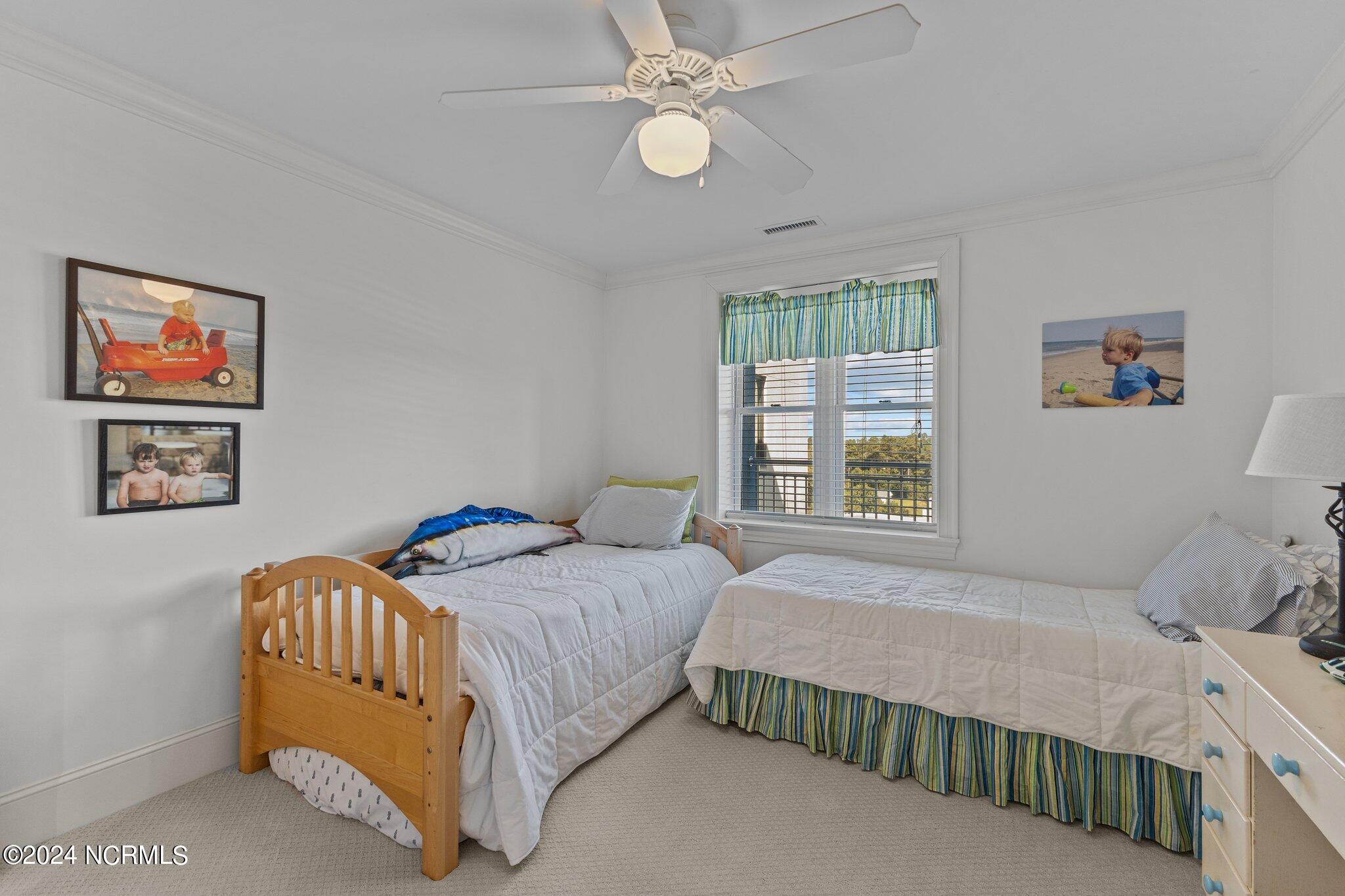 4425 Arendell Street, 606