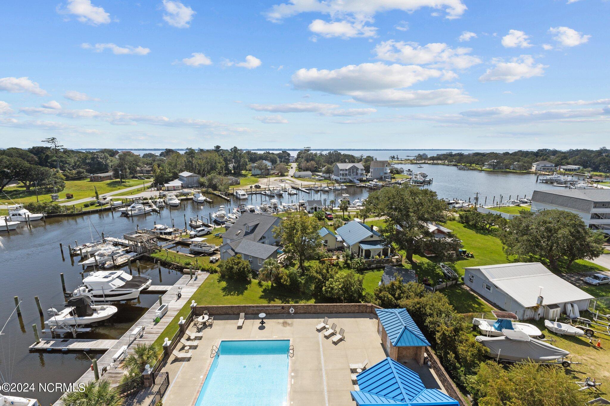 4425 Arendell Street, 606