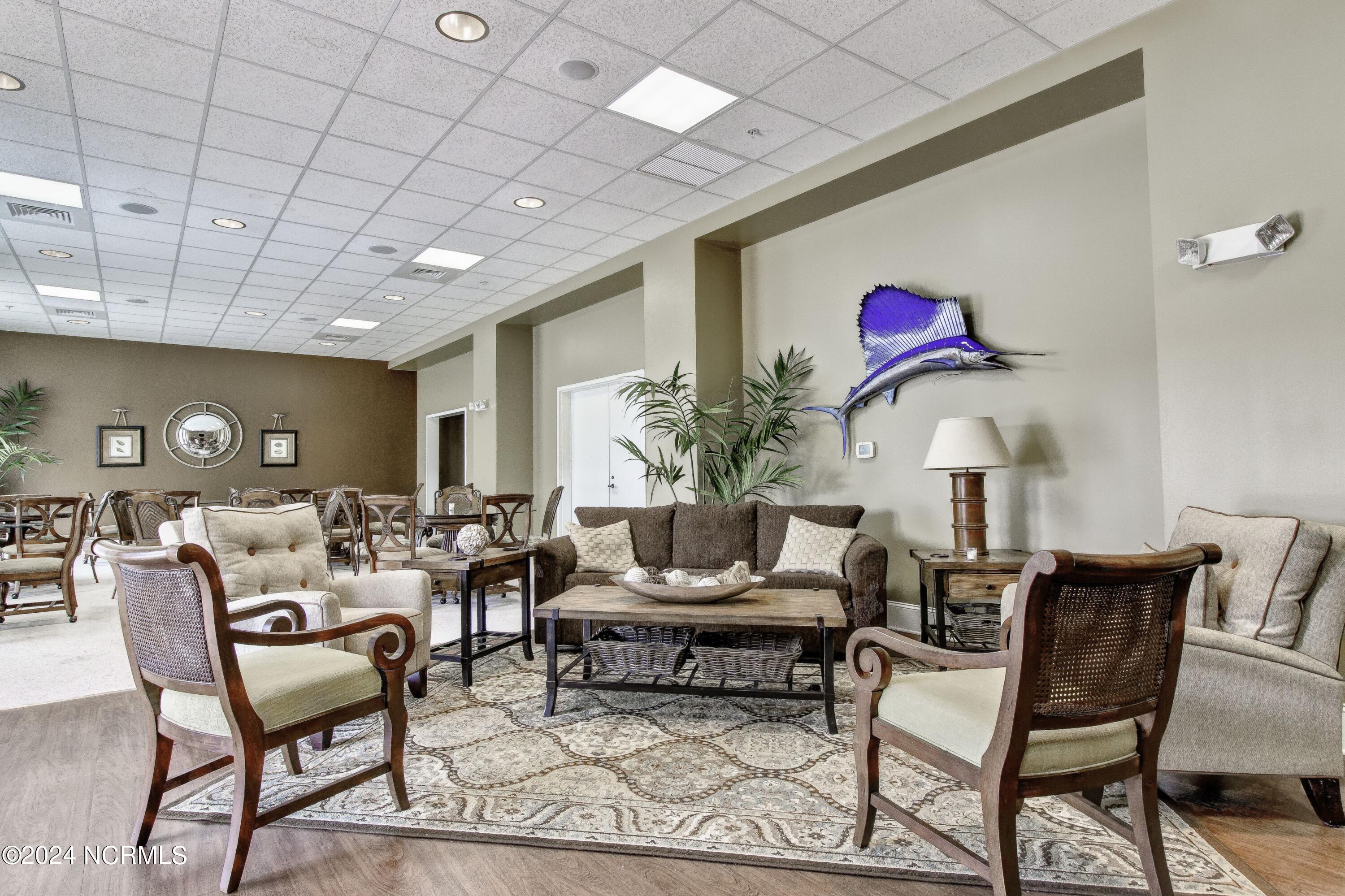 4425 Arendell Street, 606