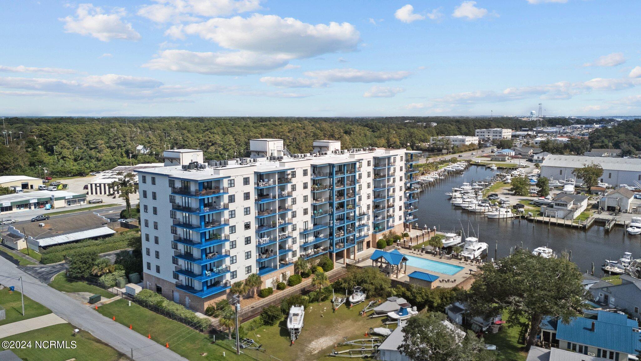 4425 Arendell Street, 606