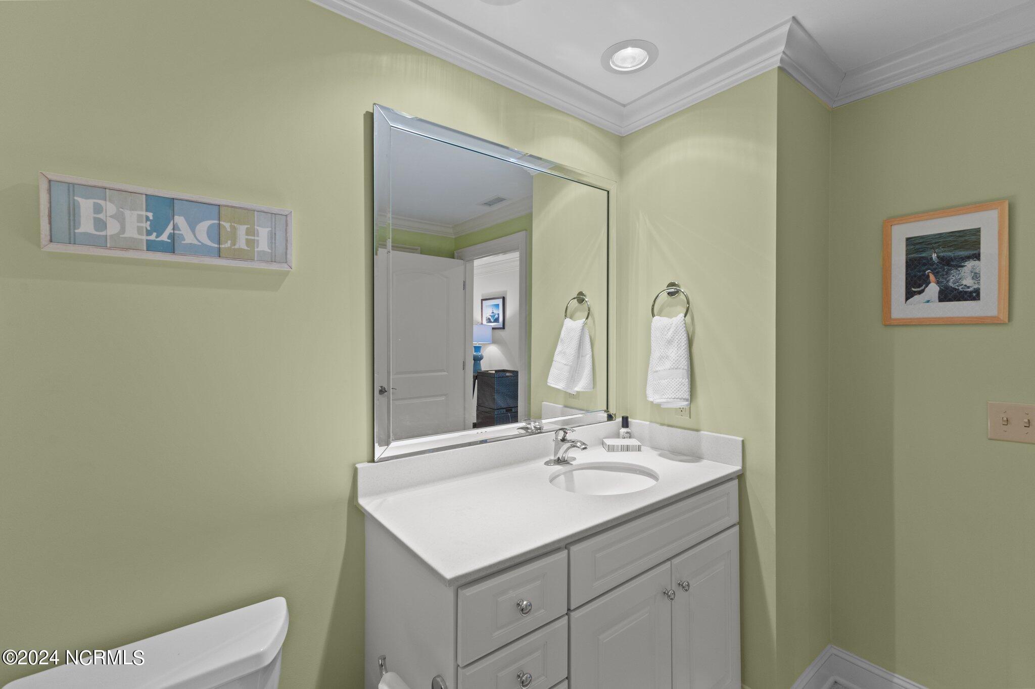 4425 Arendell Street, 606