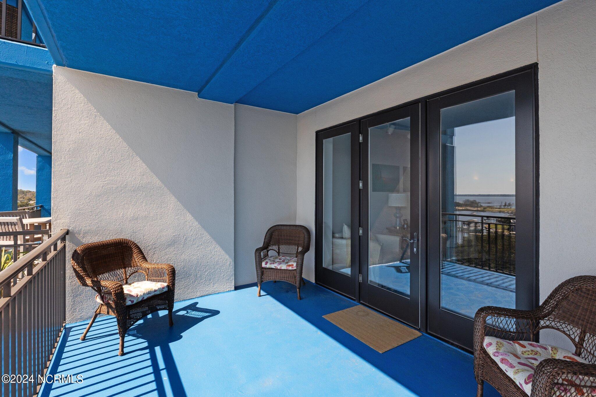 4425 Arendell Street, 606