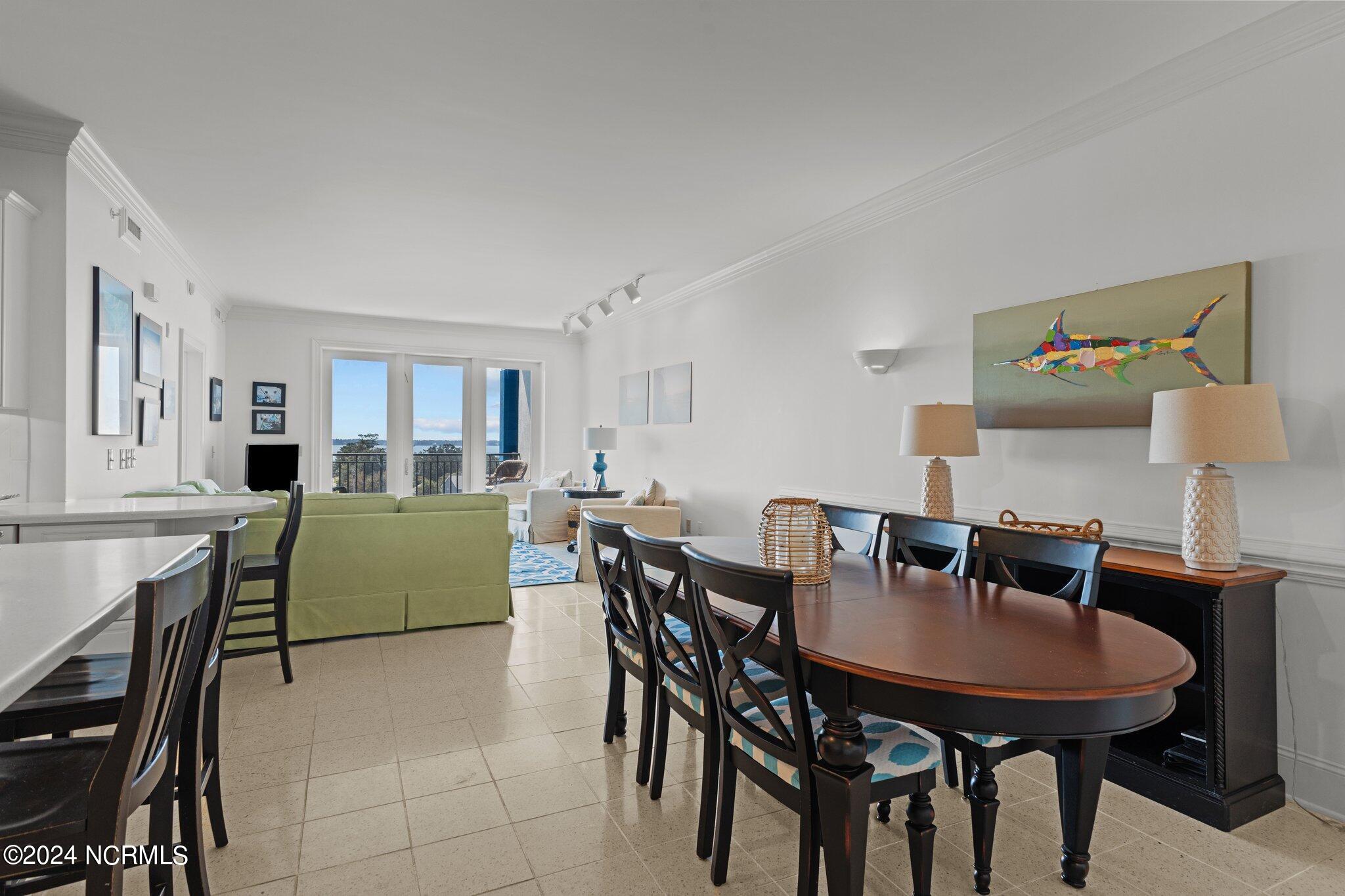 4425 Arendell Street, 606