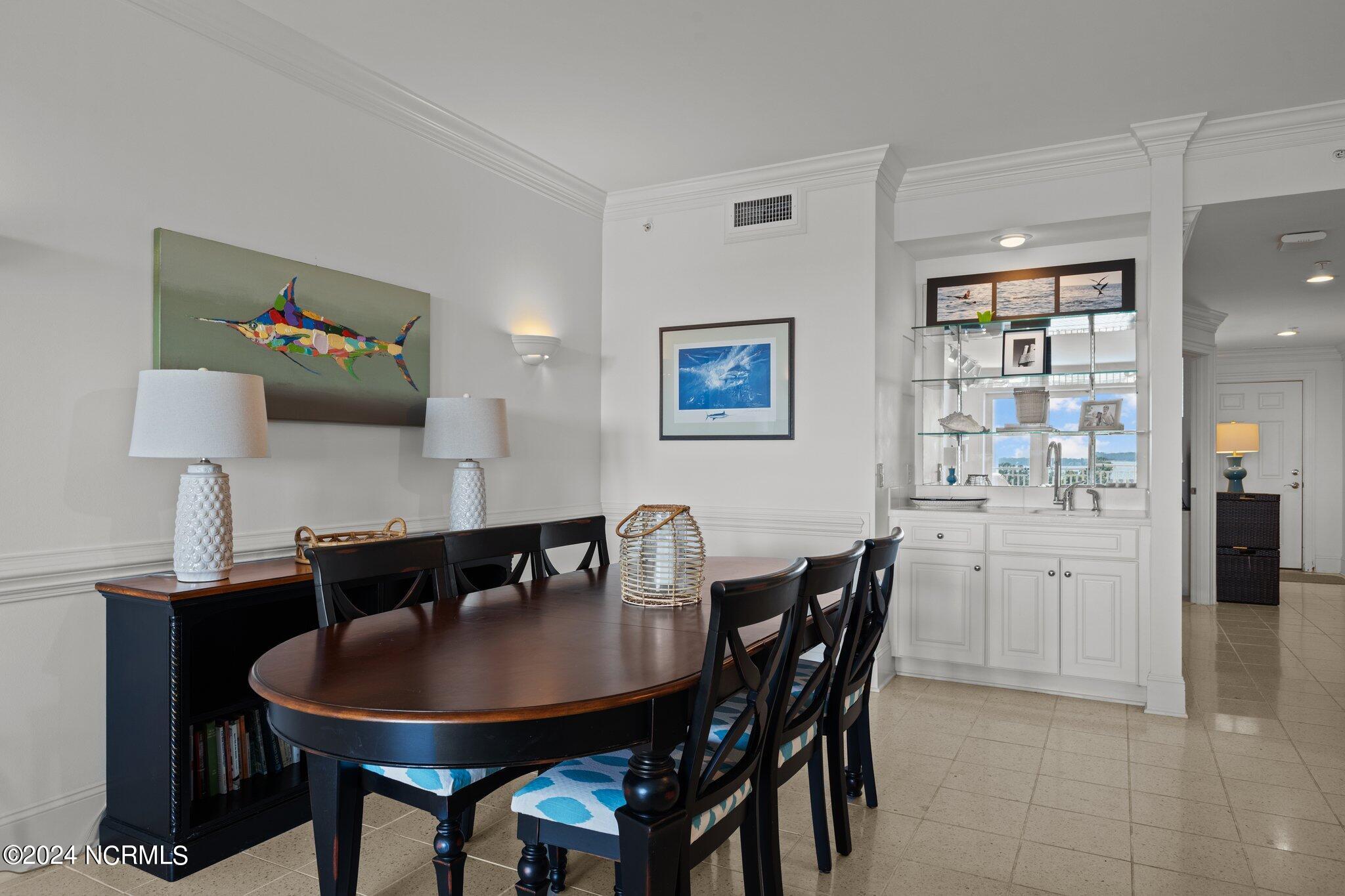 4425 Arendell Street, 606