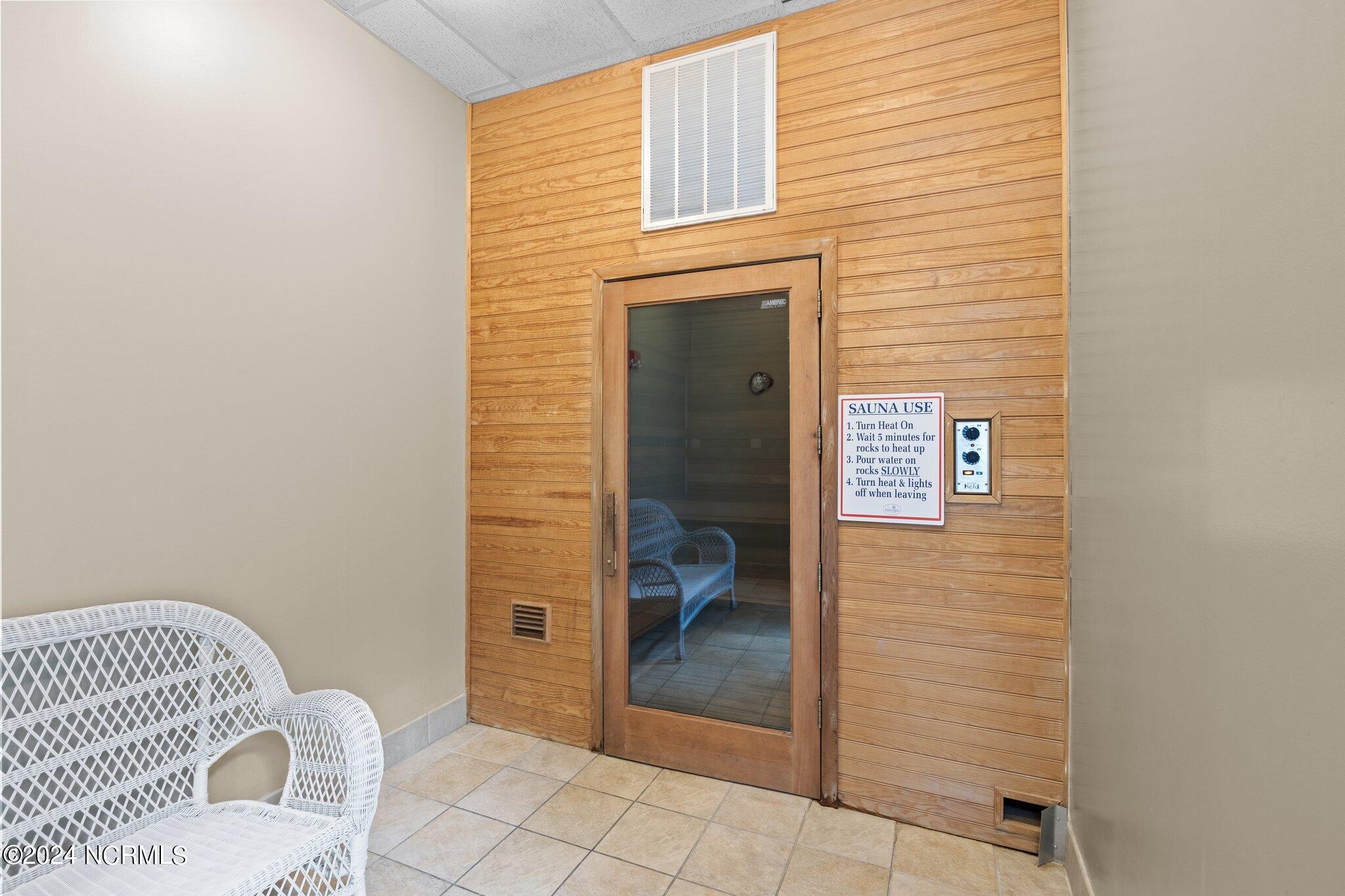 4425 Arendell Street, 606