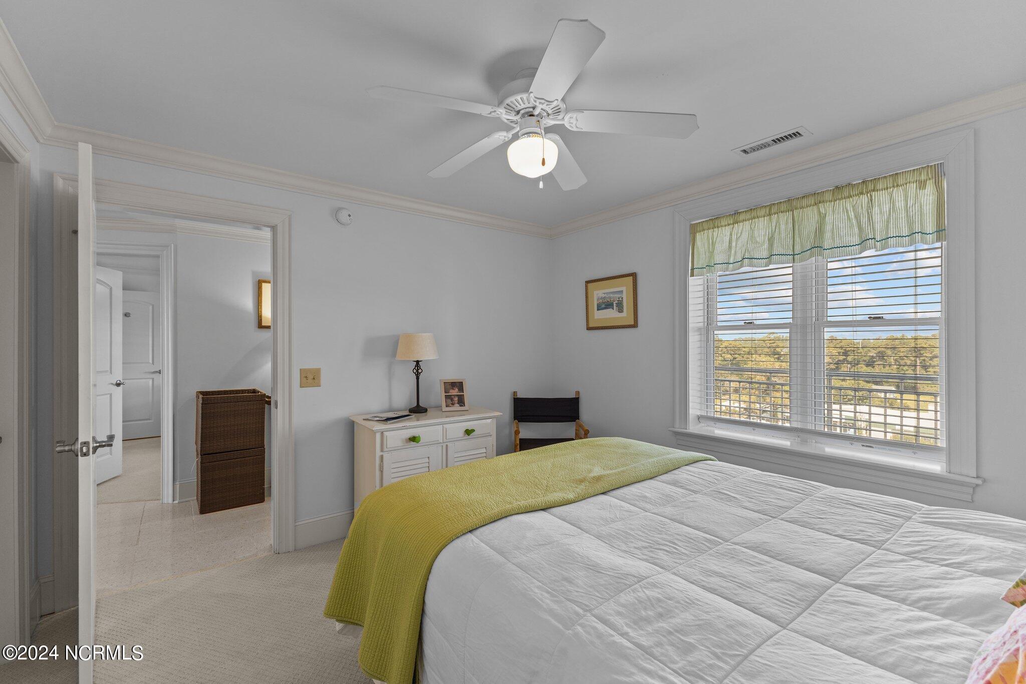 4425 Arendell Street, 606