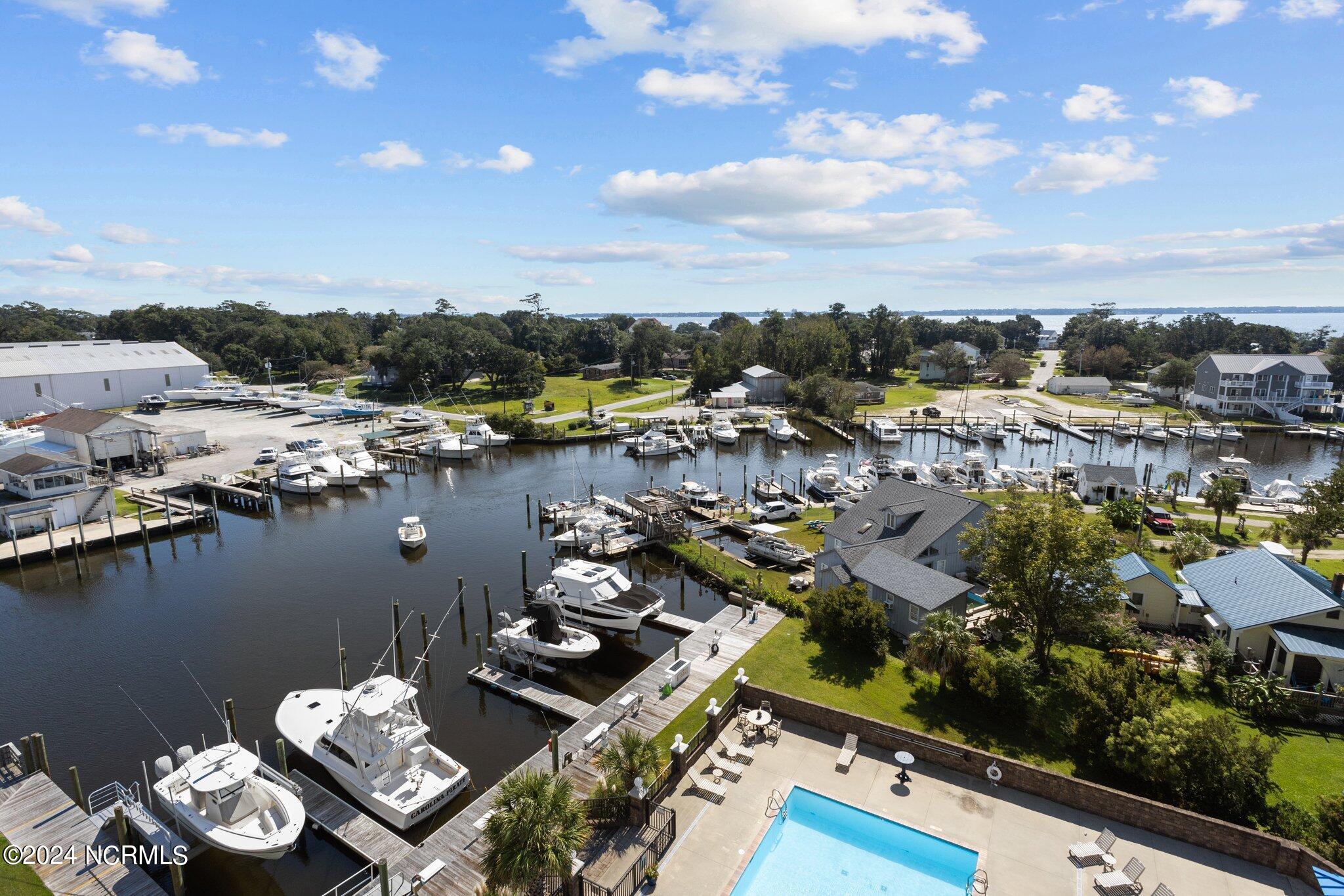 4425 Arendell Street, 606