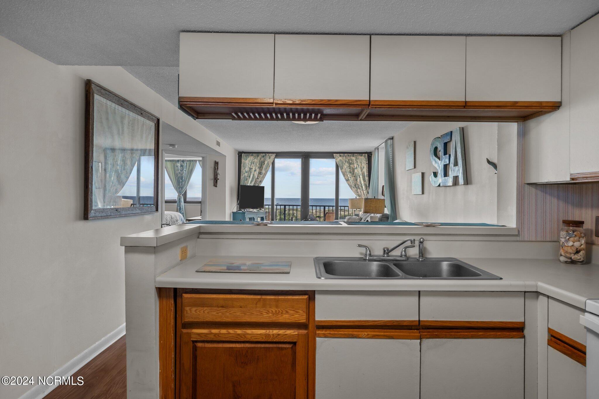 1400 E Ft Macon Road, 324