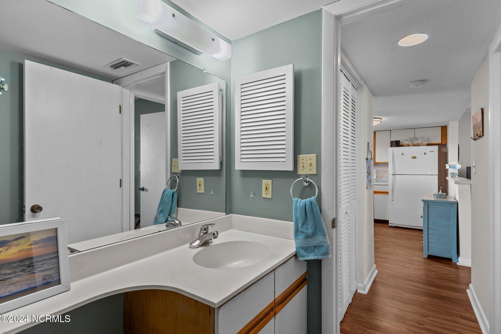 1400 E Ft Macon Road, 324