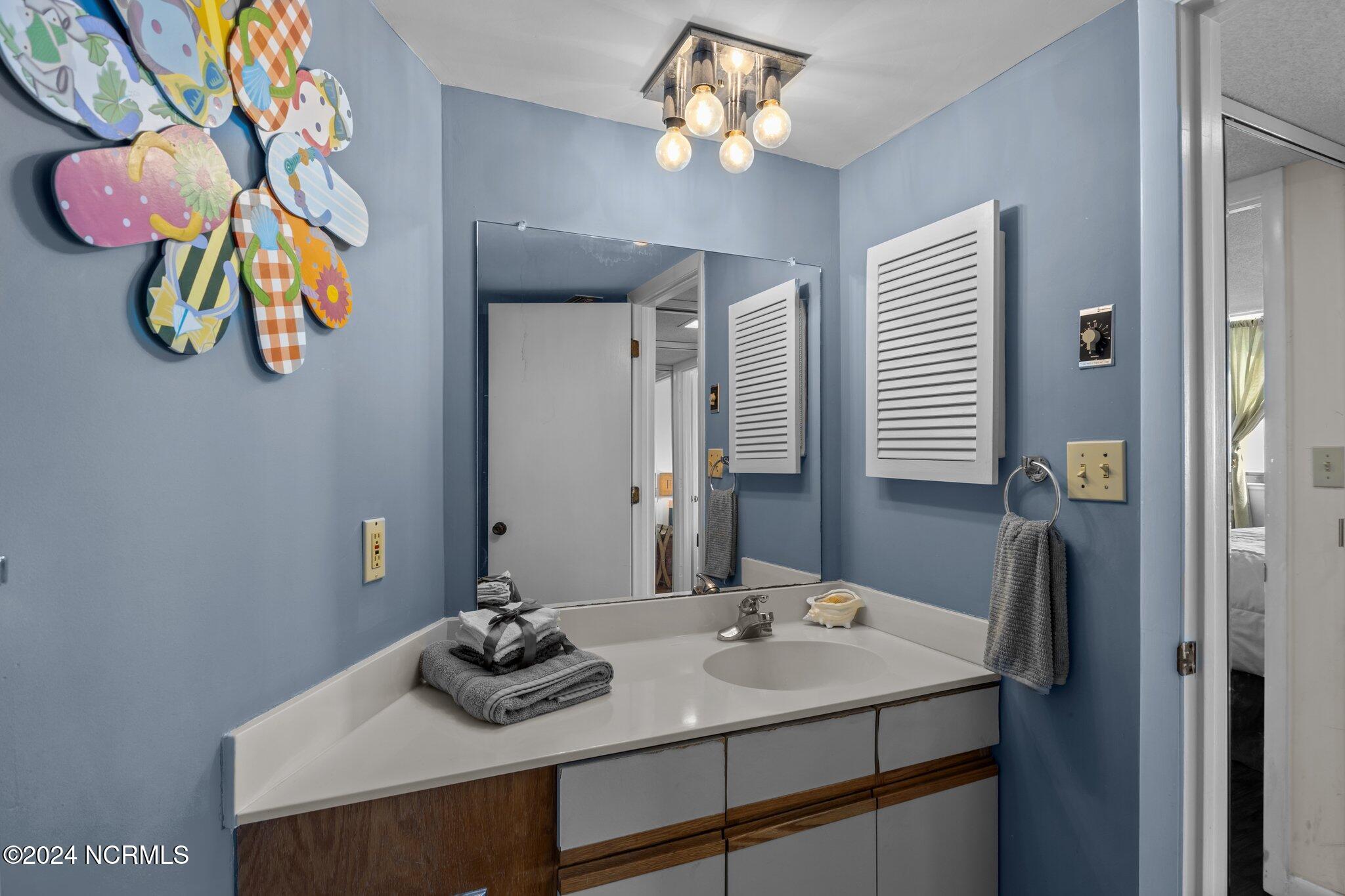 1400 E Ft Macon Road, 324